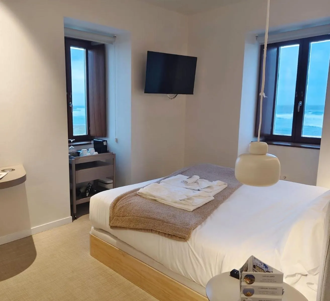 Bed in Hotel Faro Lariño