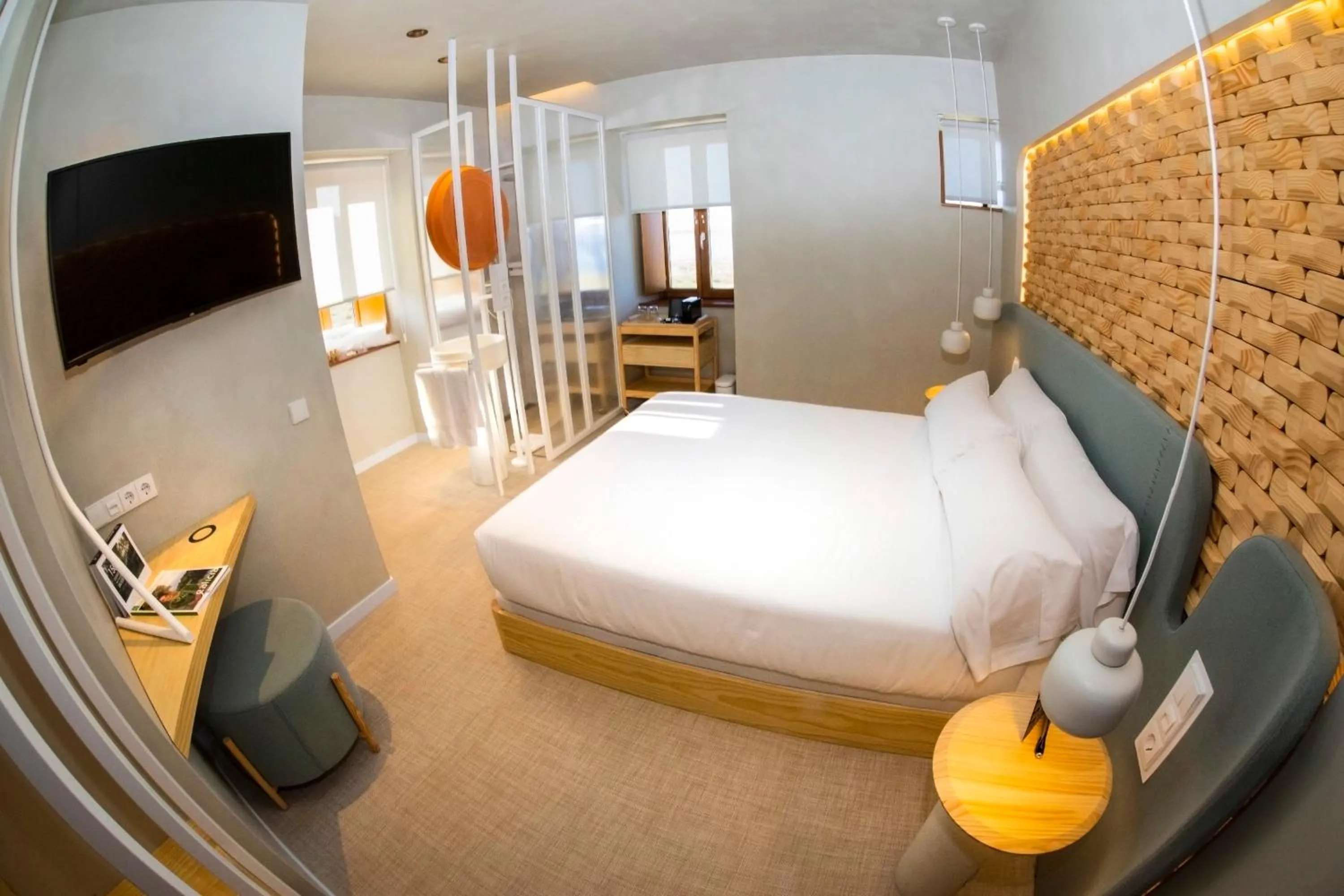 Photo of the whole room, Bed in Hotel Faro Lariño