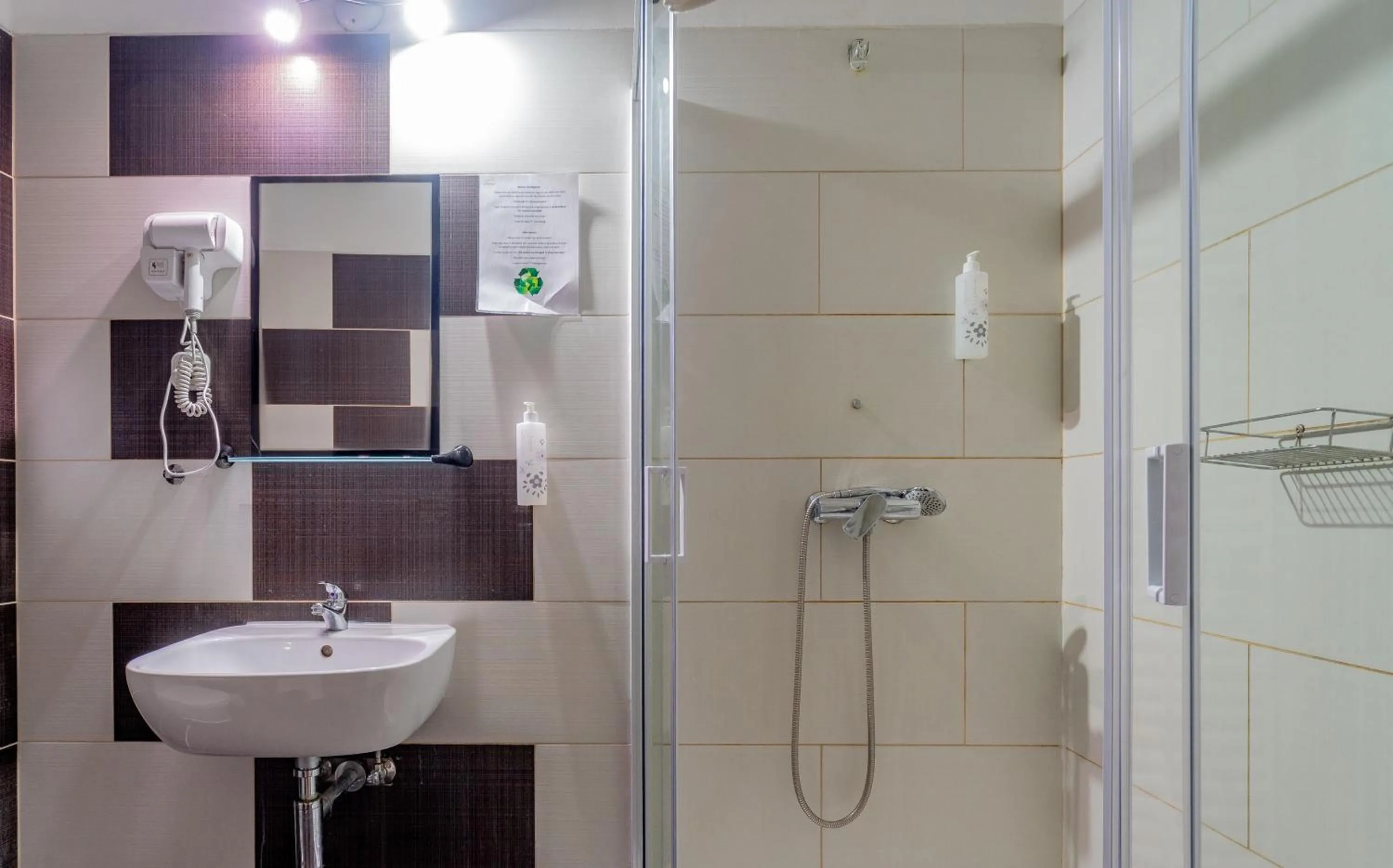 Shower in Triple M Hotel