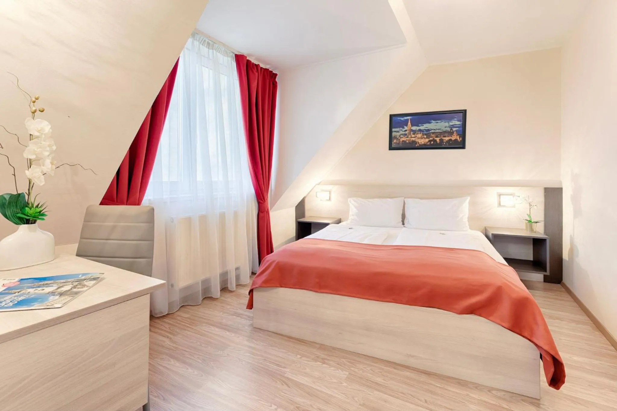 Bedroom, Bed in Triple M Hotel