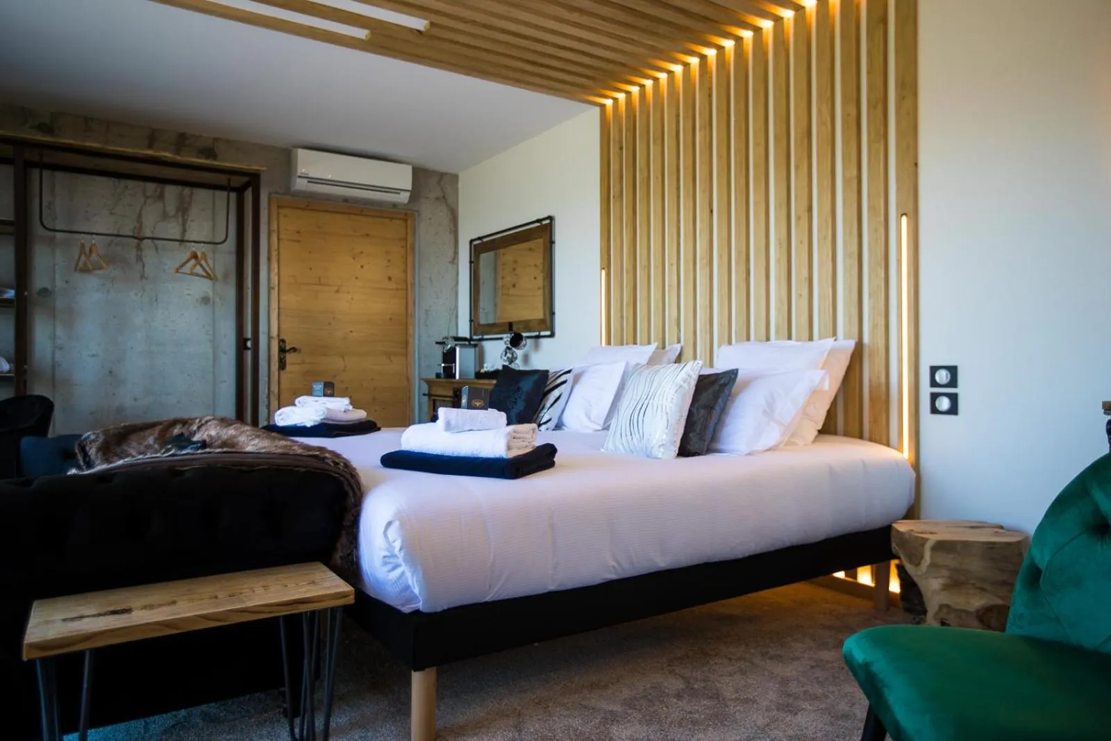 Bed in "La Cabane" de l'hôtel Le Tourisme