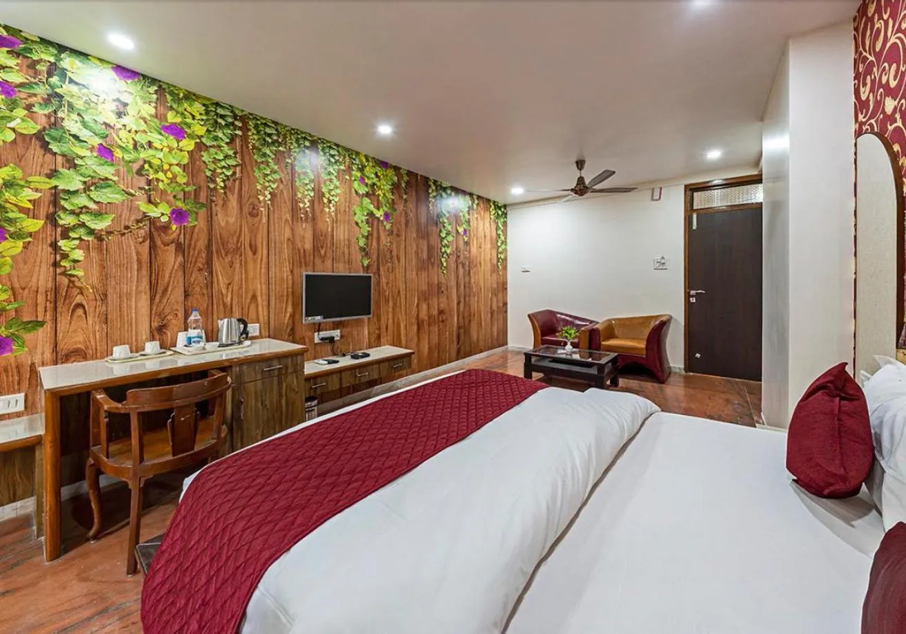 Evening entertainment, Bed in Hotel Blooming Soul