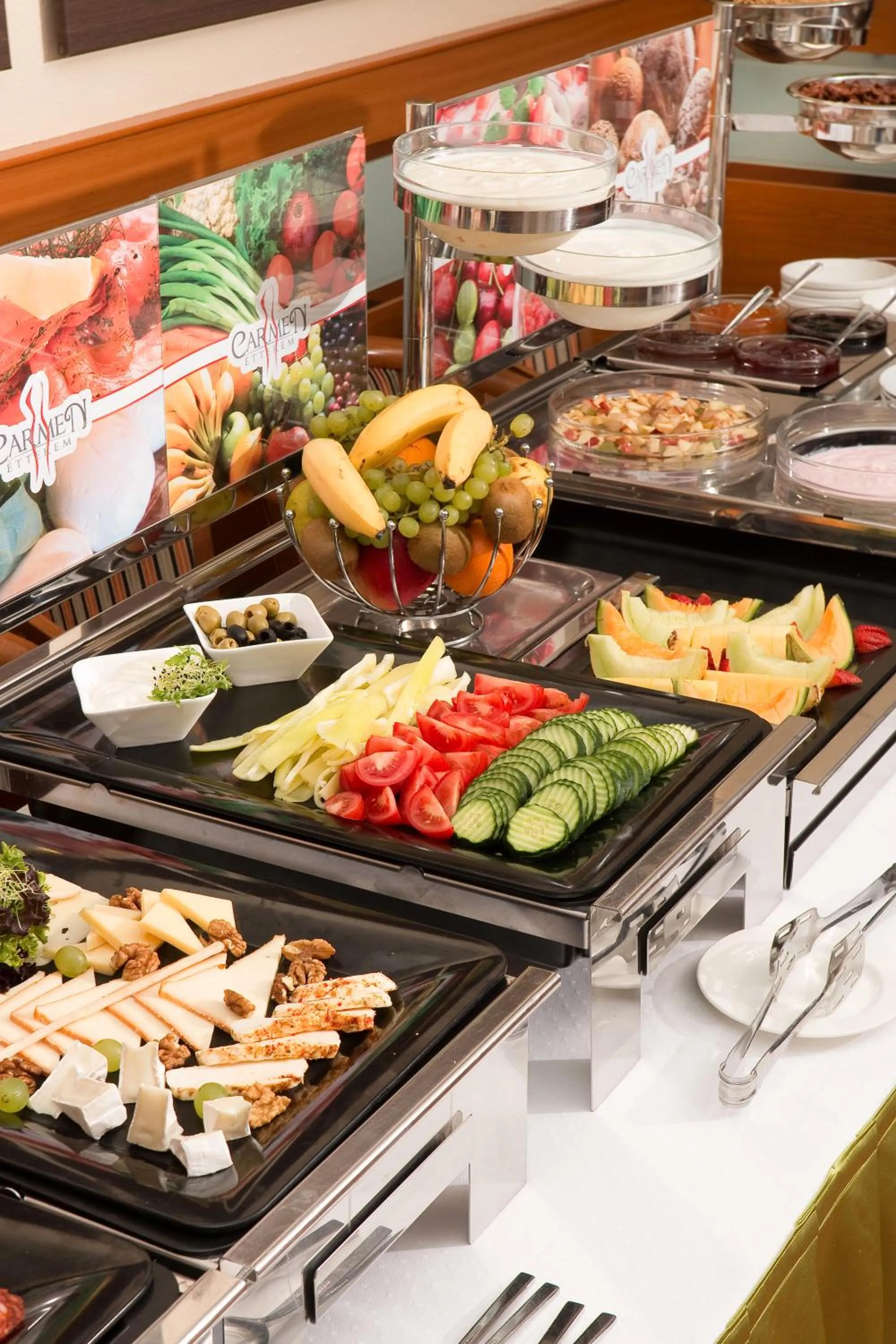 Buffet breakfast in Hotel Kálvária