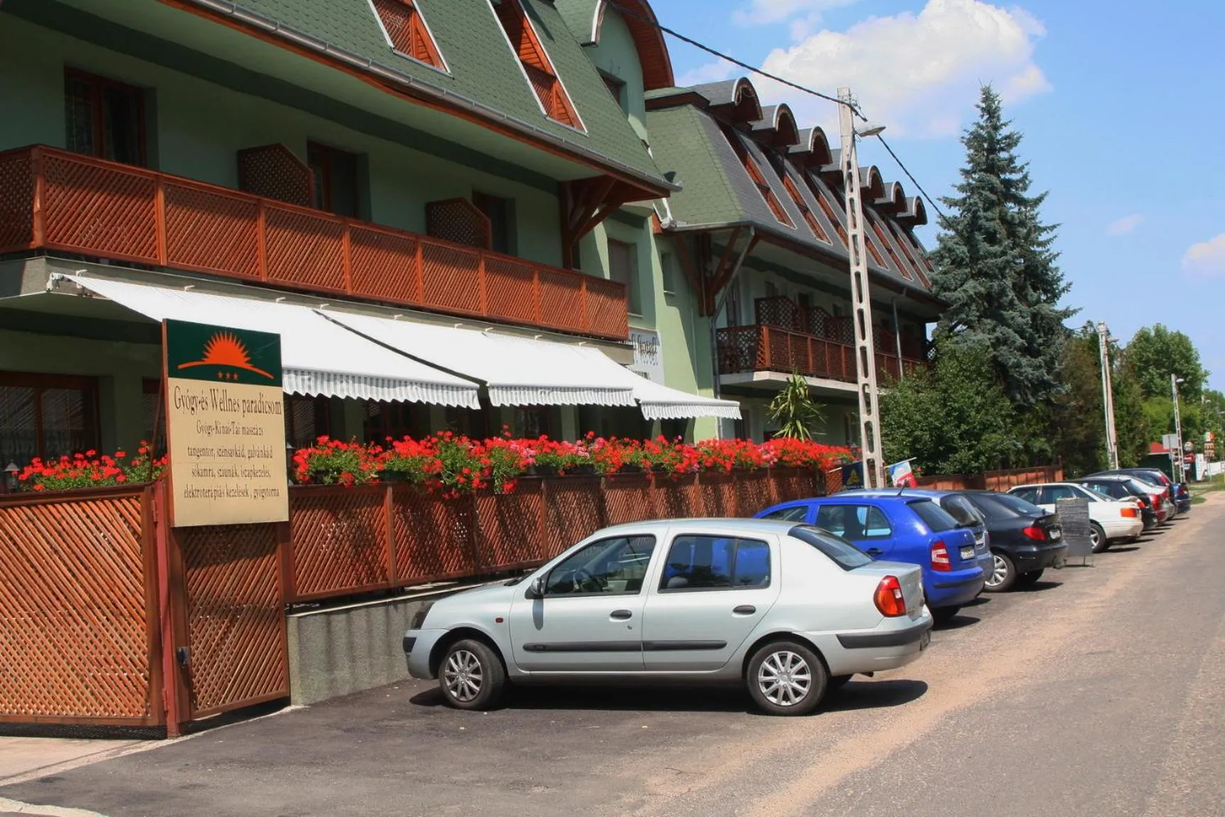 Facade/entrance in Hotel Hajnal