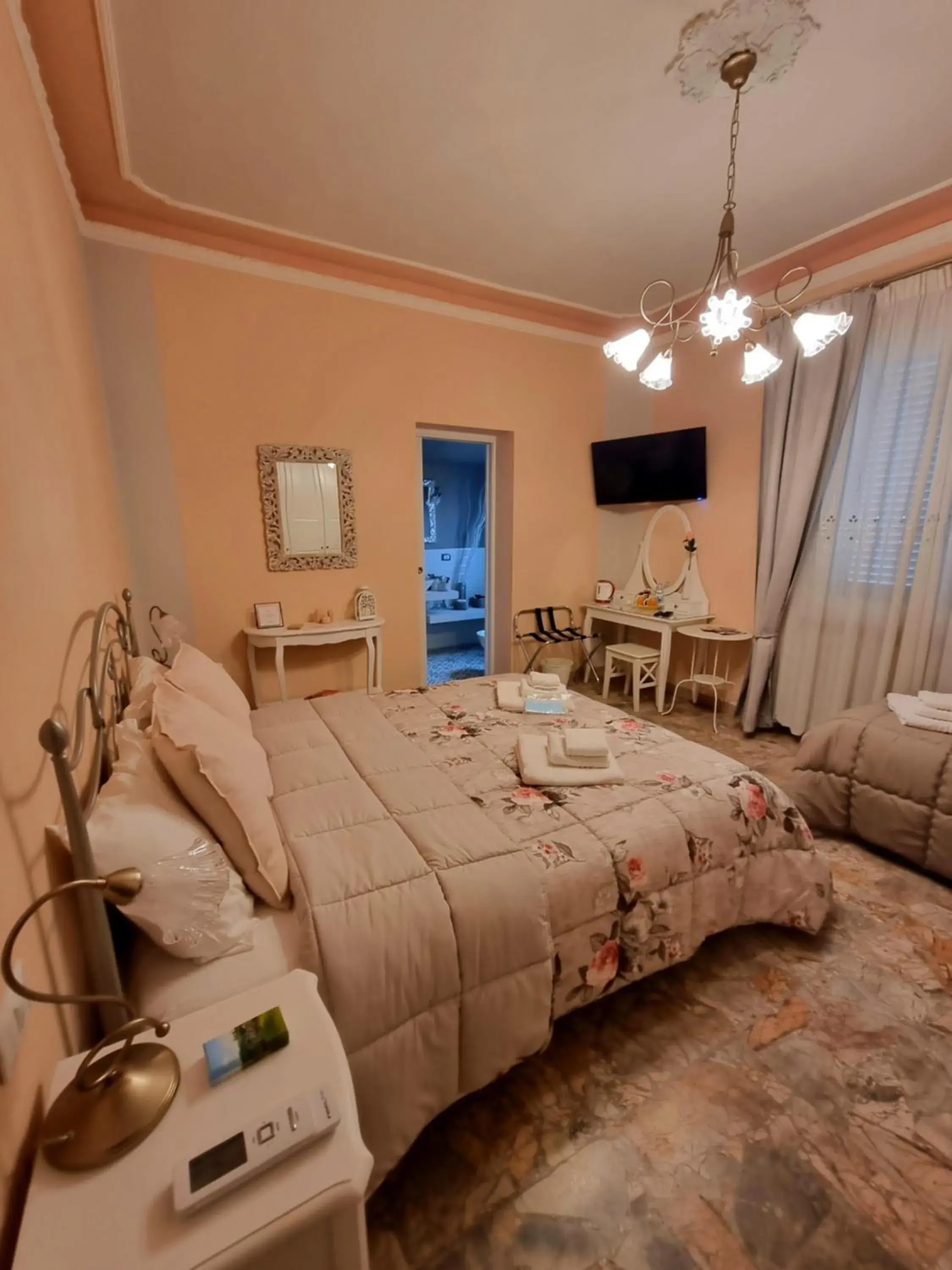 Deluxe Room (2 Adults + 1 Child) in B&B Le rose di Paola Deluxe Room (2 Adults + 1 Child) in B&B Le rose di Paola