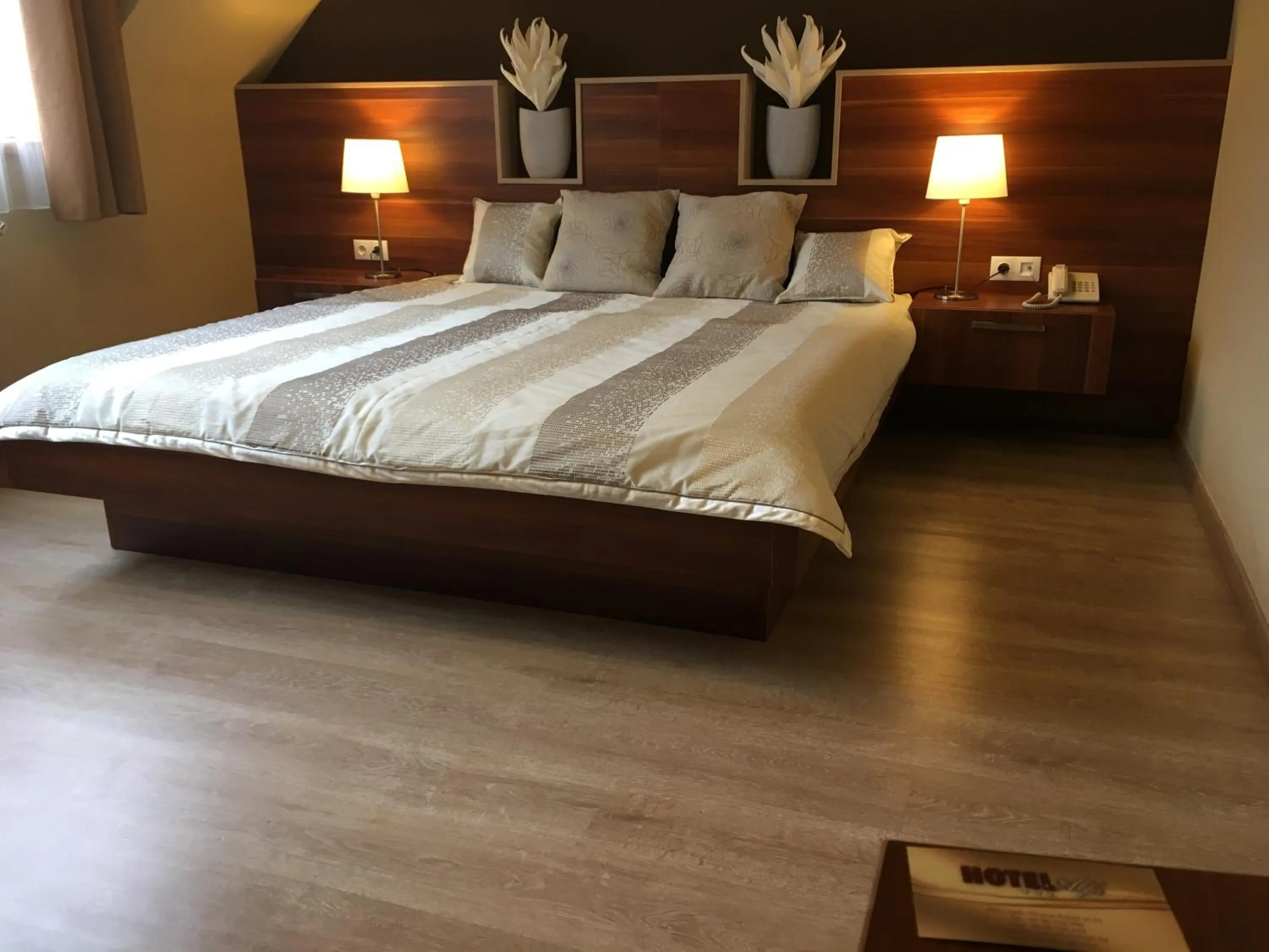 Bedroom, Bed in Alfa Hotel