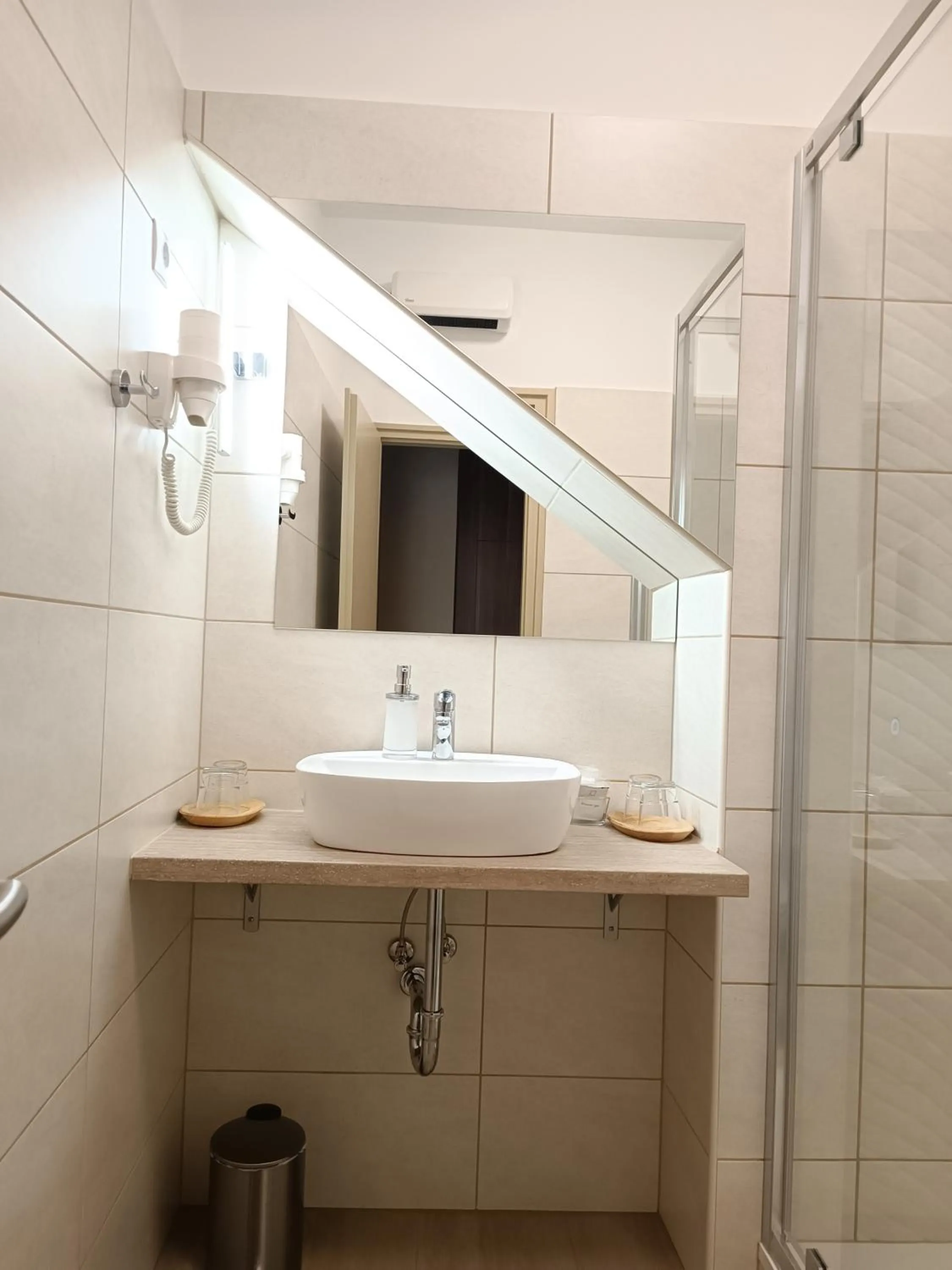 Bathroom in Alfa Hotel