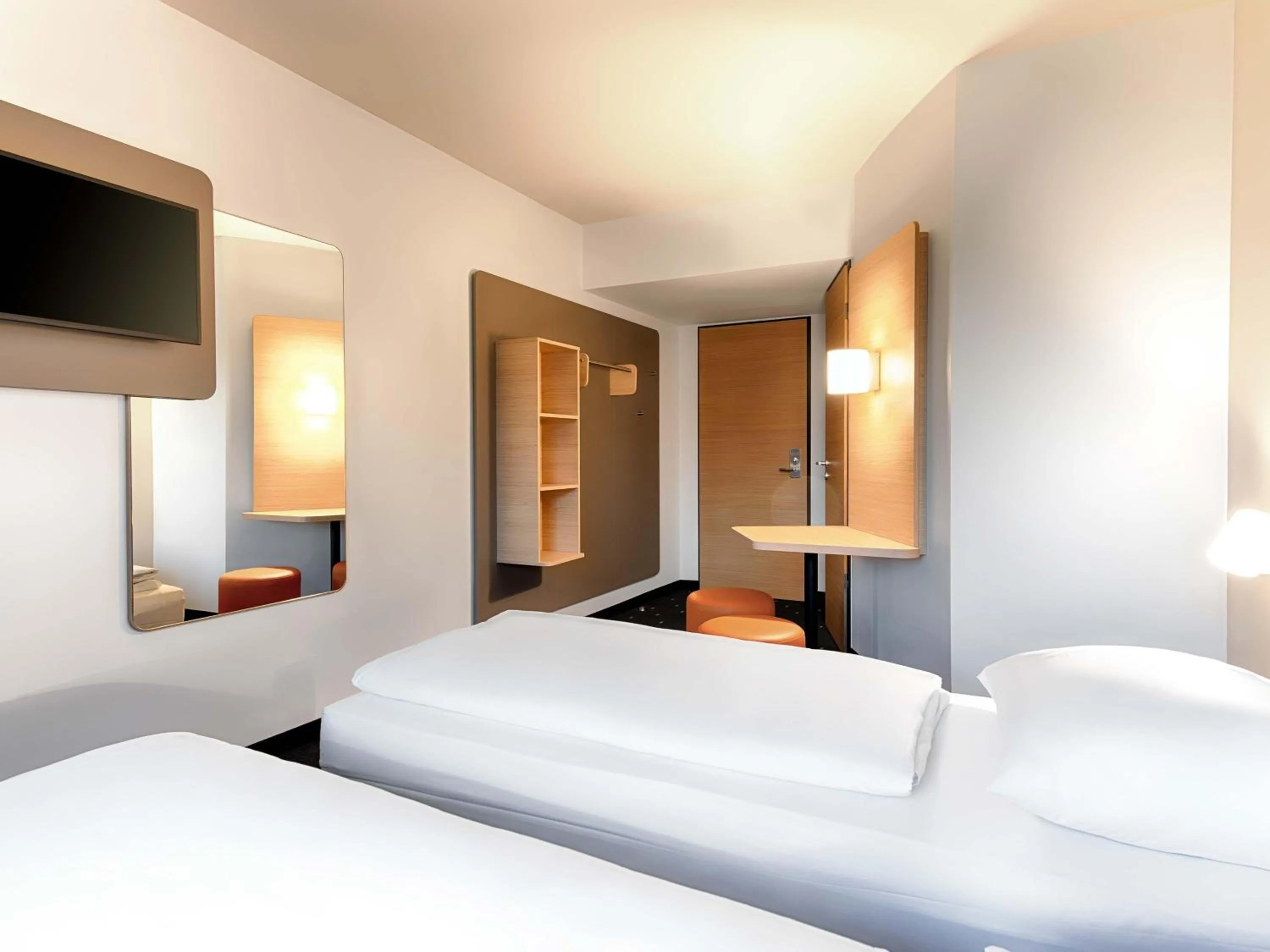 Bed in B&B Hotel Emden