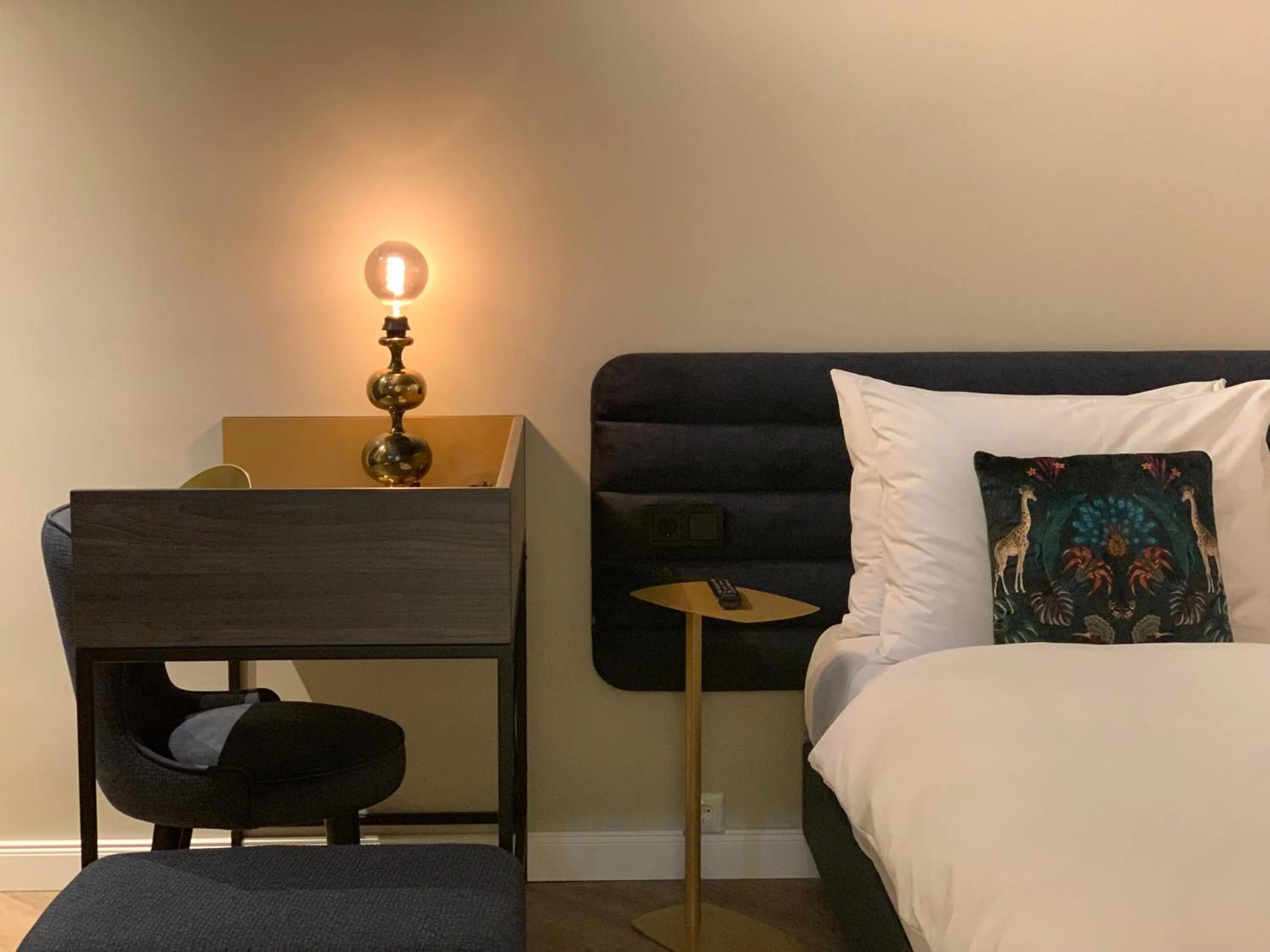 Bed in Maison Viktoria Augsburg