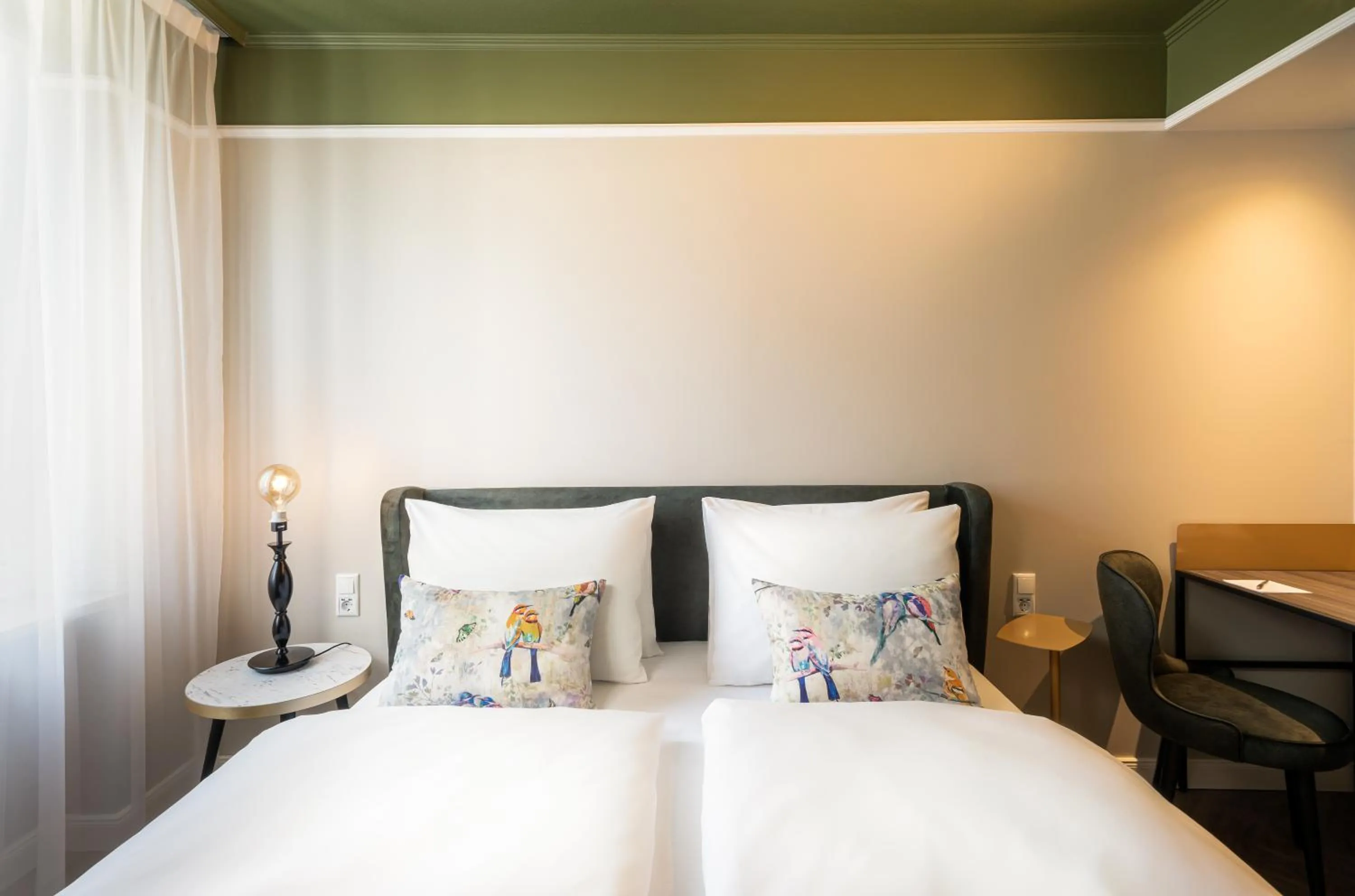 Bed in Maison Viktoria Augsburg