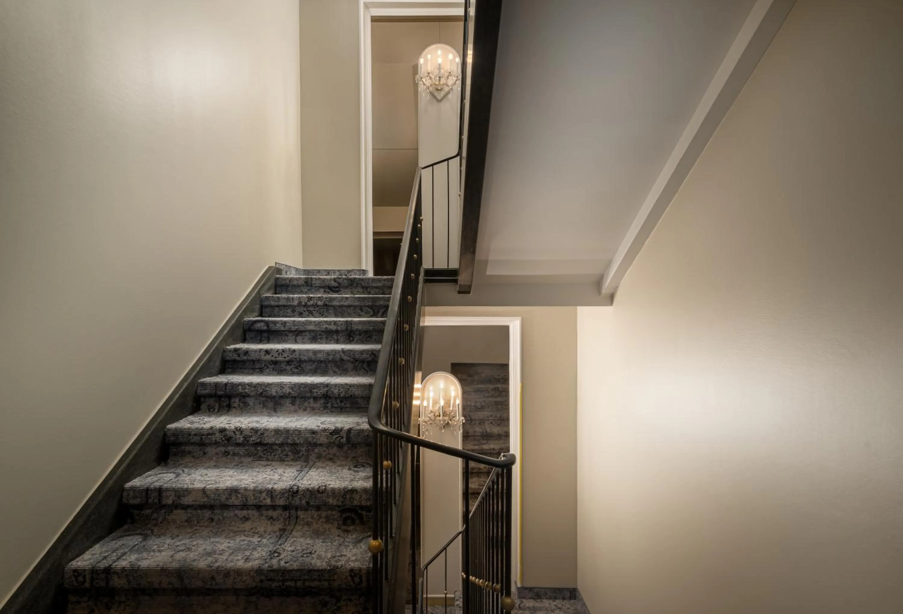 Text overlay in Maison Viktoria Augsburg