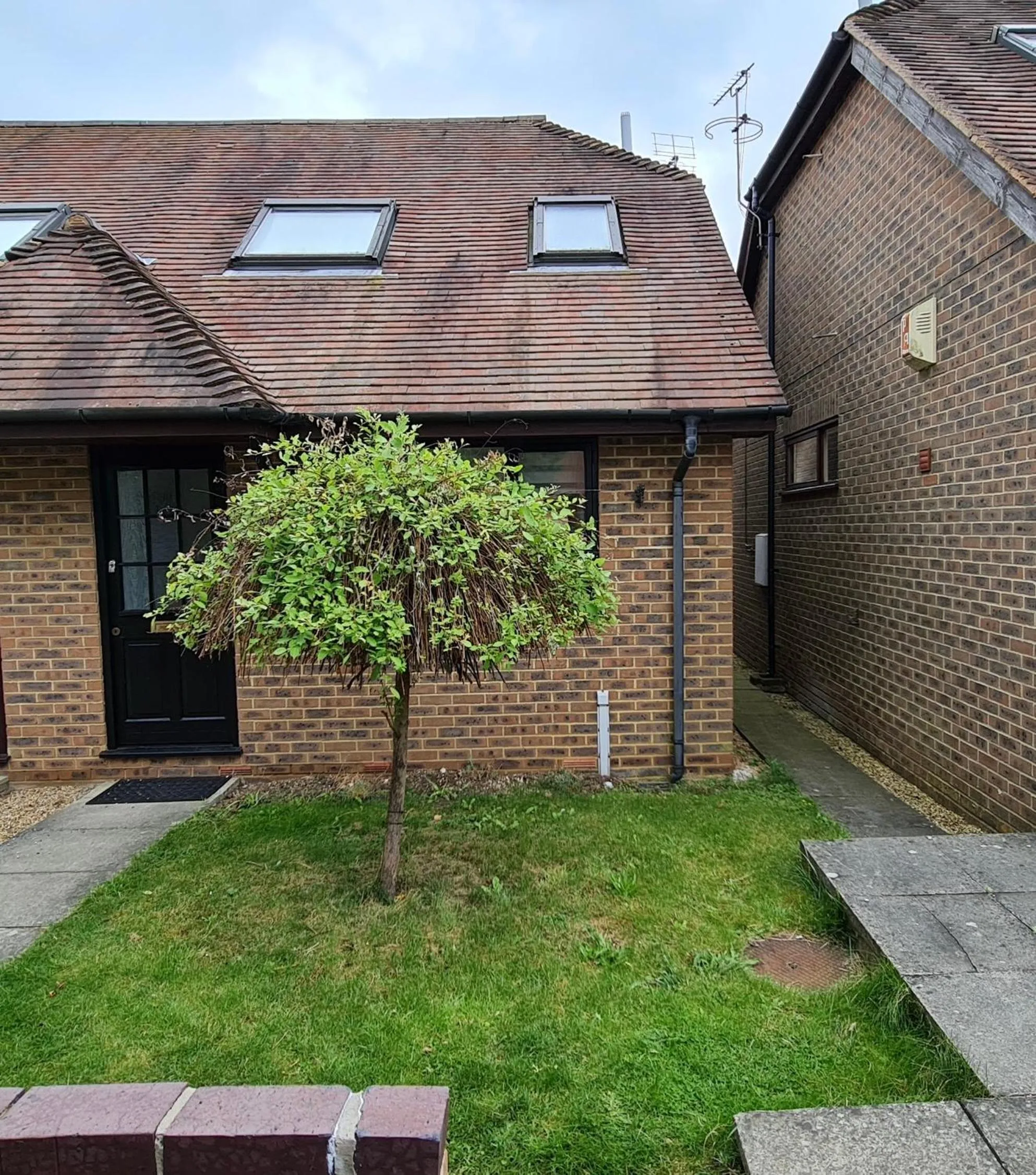 Property building in Grace Apartments - Living Stream 1