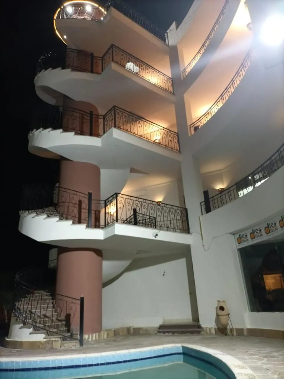 Night in Oasis marsa alam