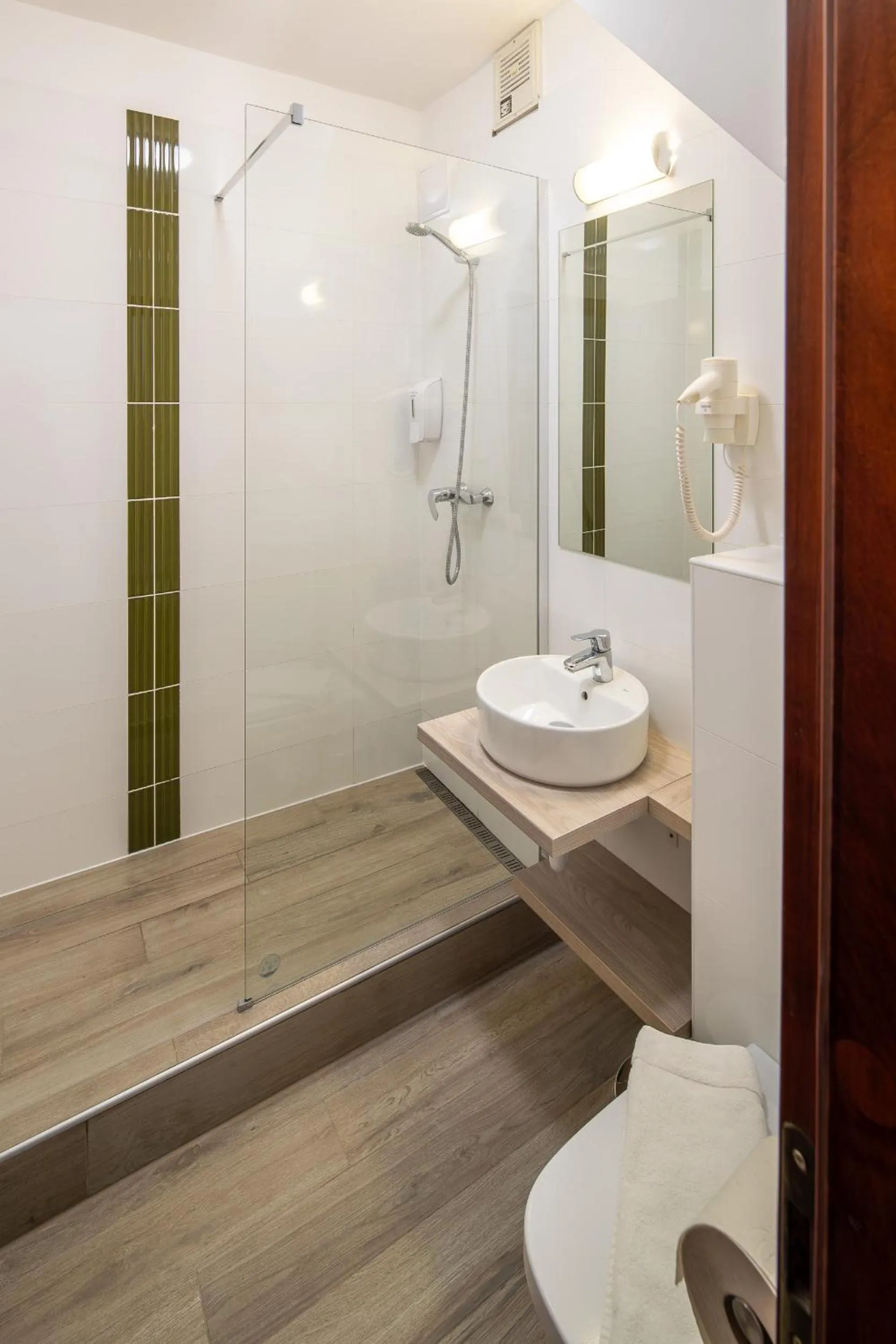 Shower in Fonte Hotel