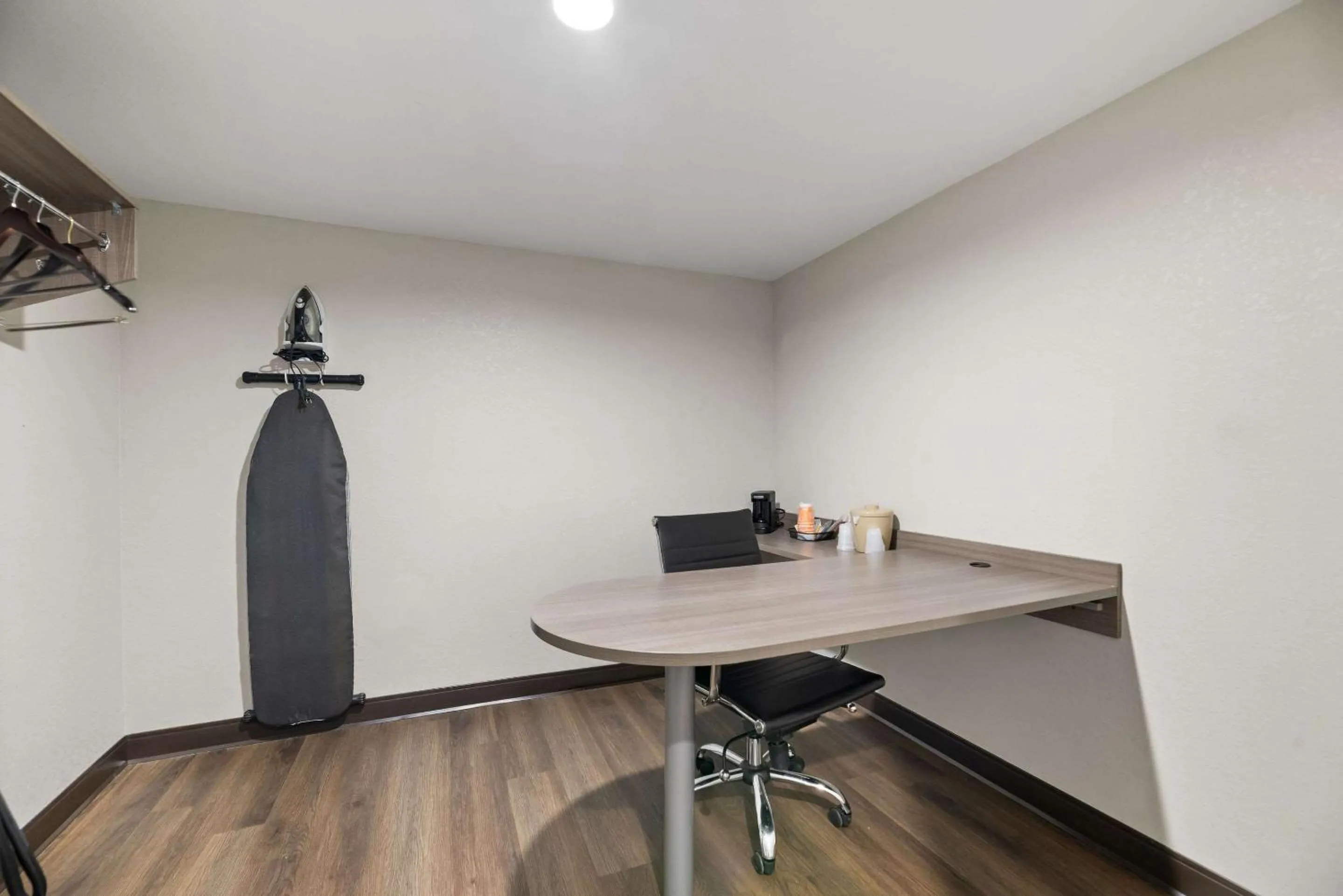 Bedroom in Red Roof Inn & Suites Wildwood, FL