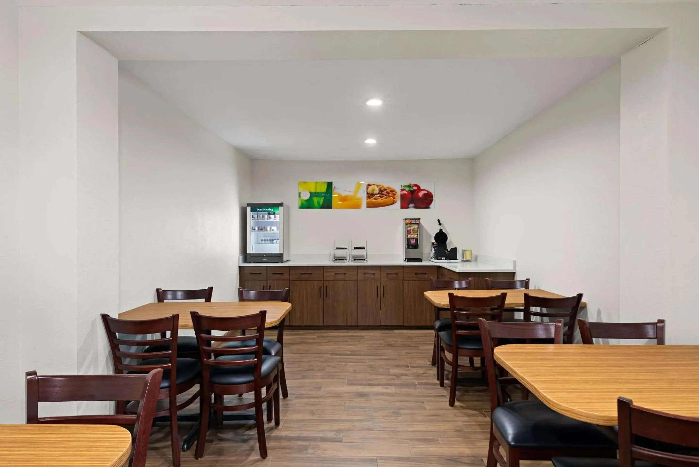 Breakfast in Quality Suites Wildwood - The Villages Breakfast in Quality Suites Wildwood - The Villages