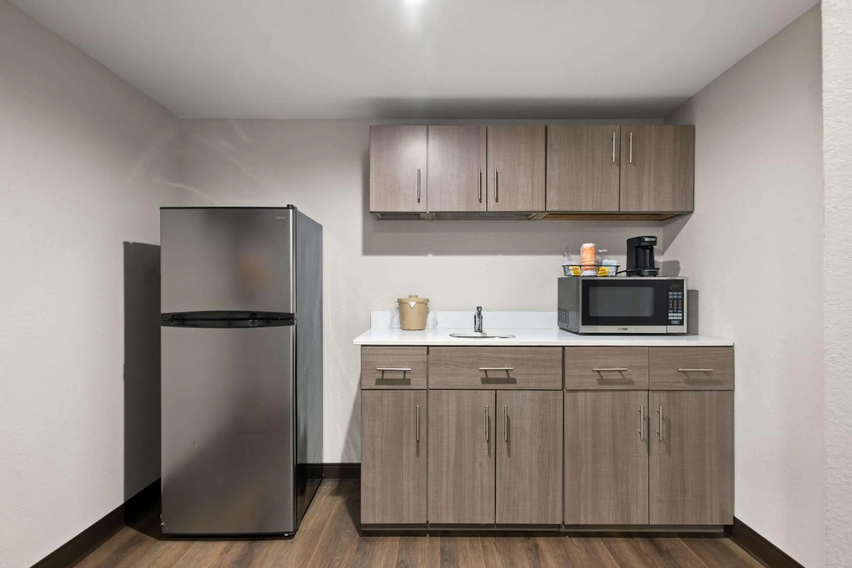 Bedroom in Red Roof Inn & Suites Wildwood, FL