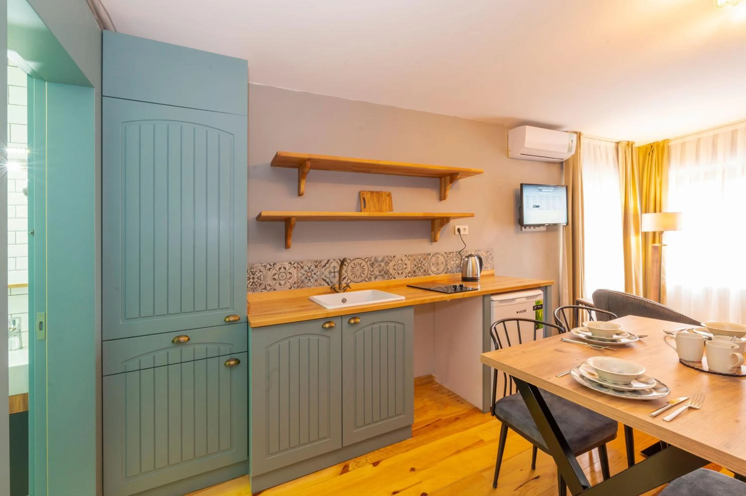 Kitchen or kitchenette in Suites İstanbul