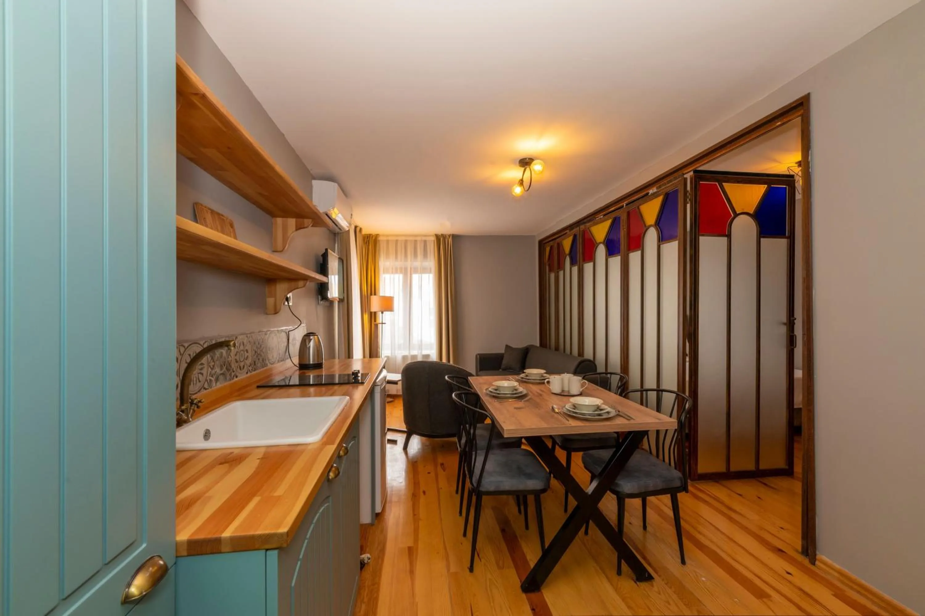 Kitchen or kitchenette in Suites İstanbul