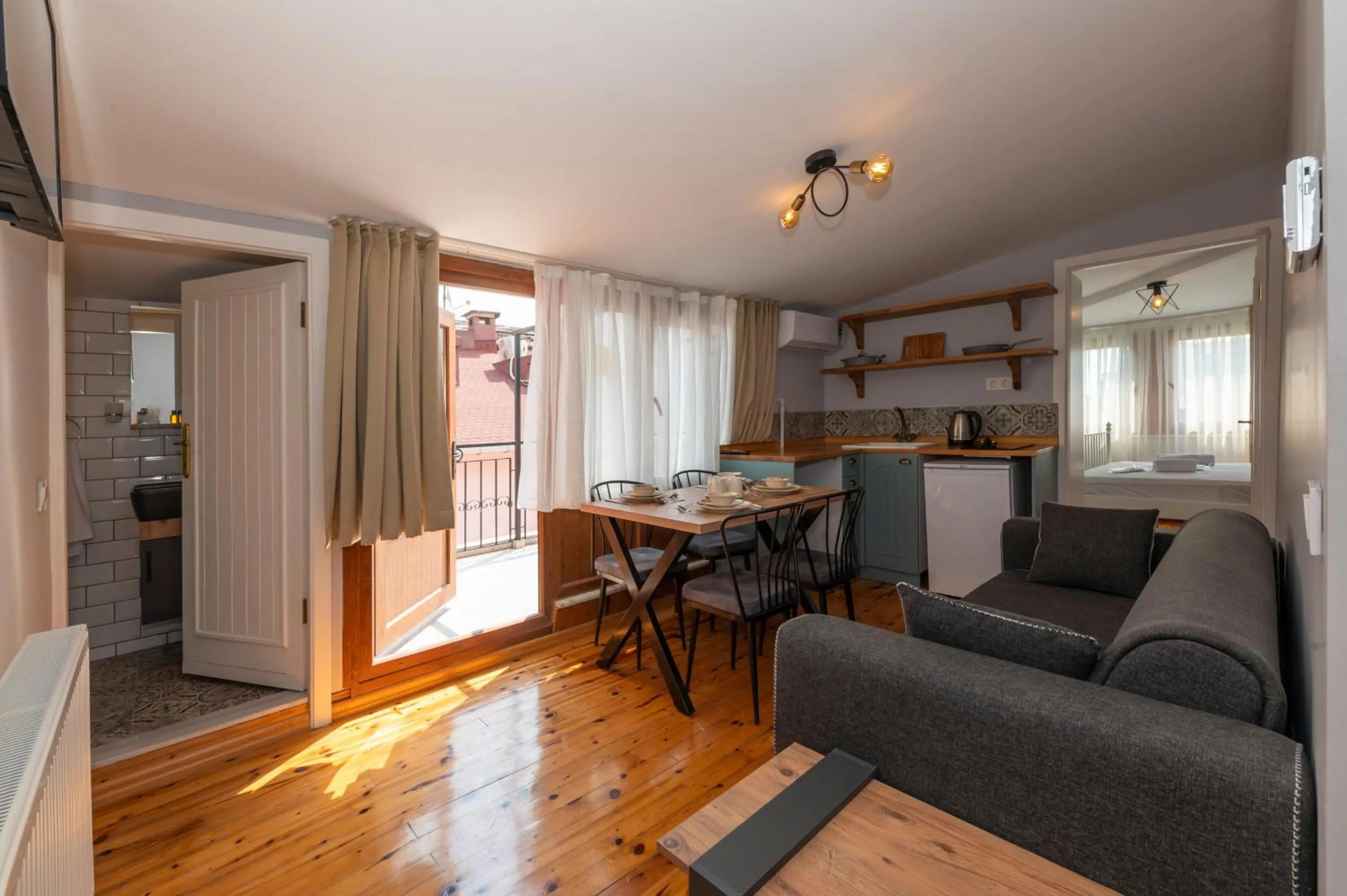 Photo of the whole room in Suites İstanbul