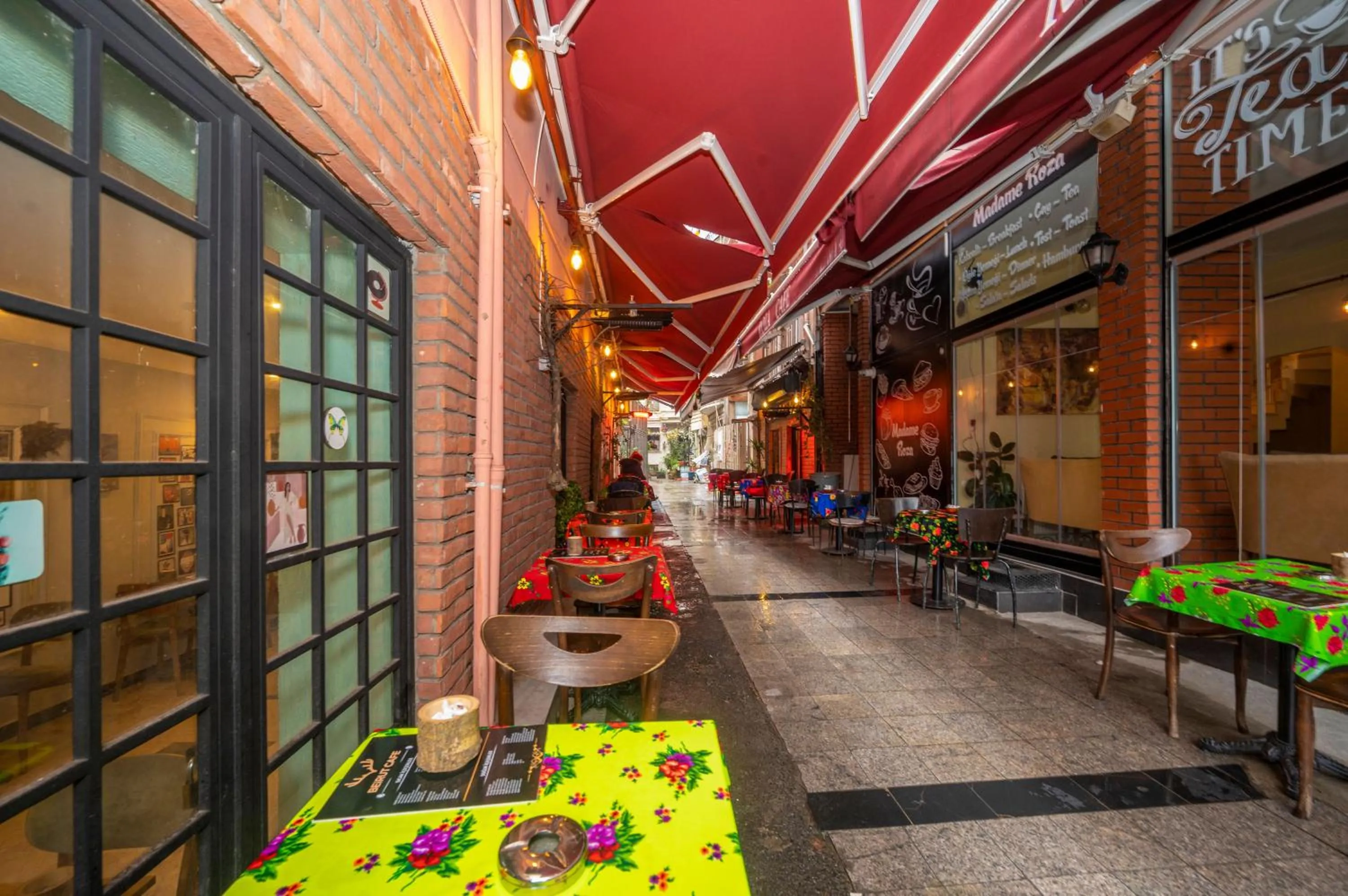 Restaurant/places to eat in Suites İstanbul