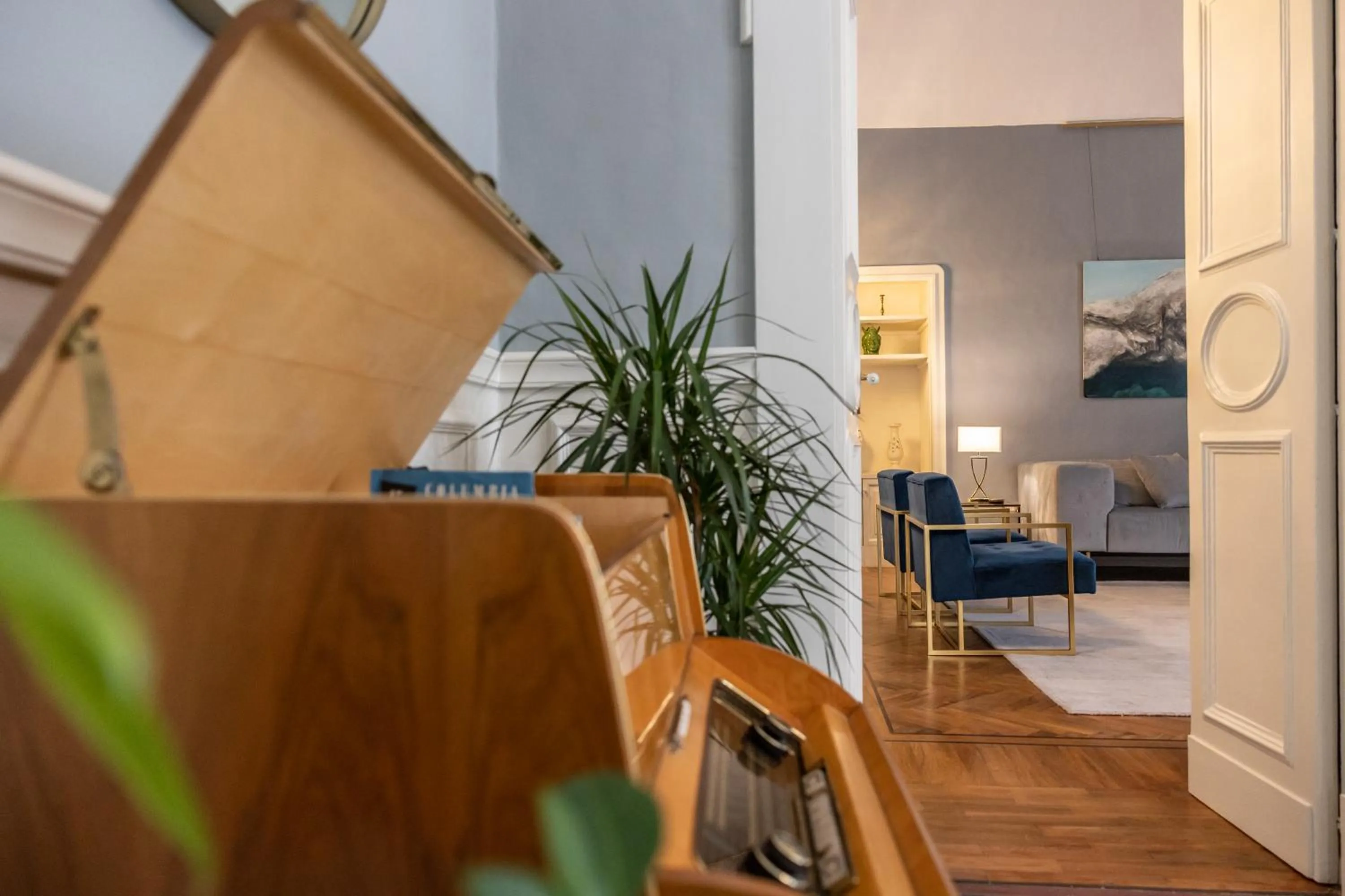 Seating area in Palazzo Sansonetti