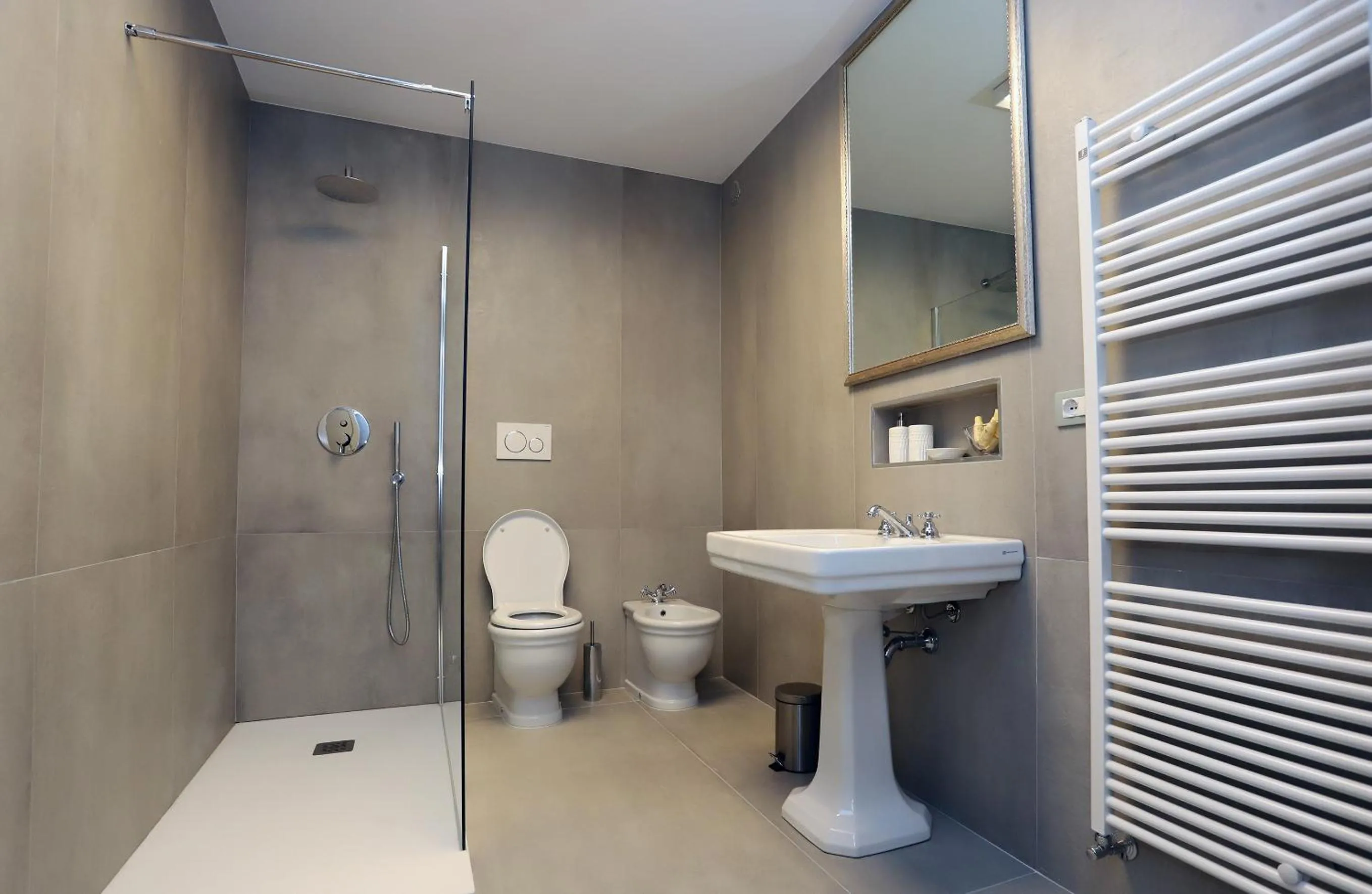 Shower in Palazzo Sansonetti