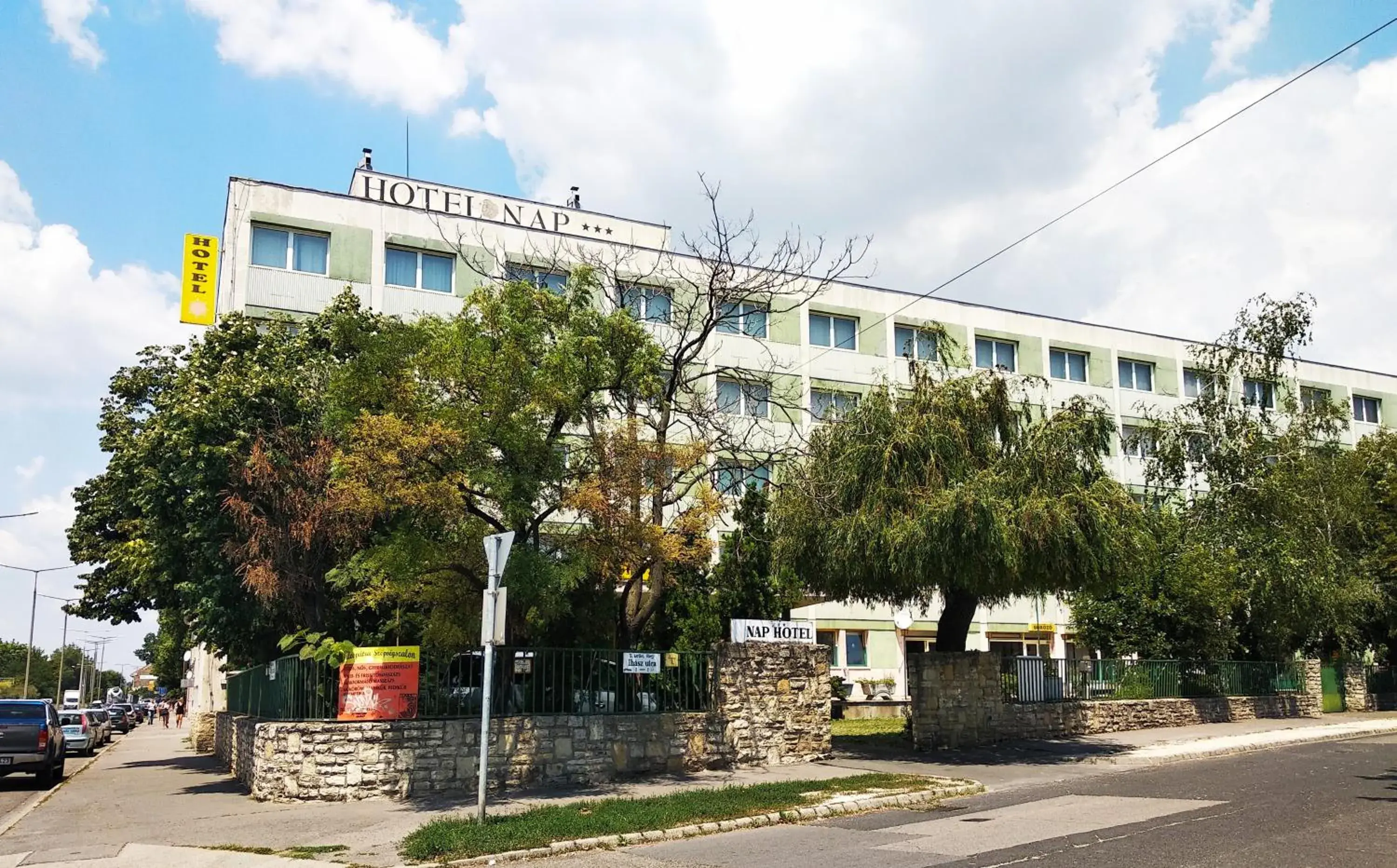 Facade/entrance, Property Building in Hotel Nap