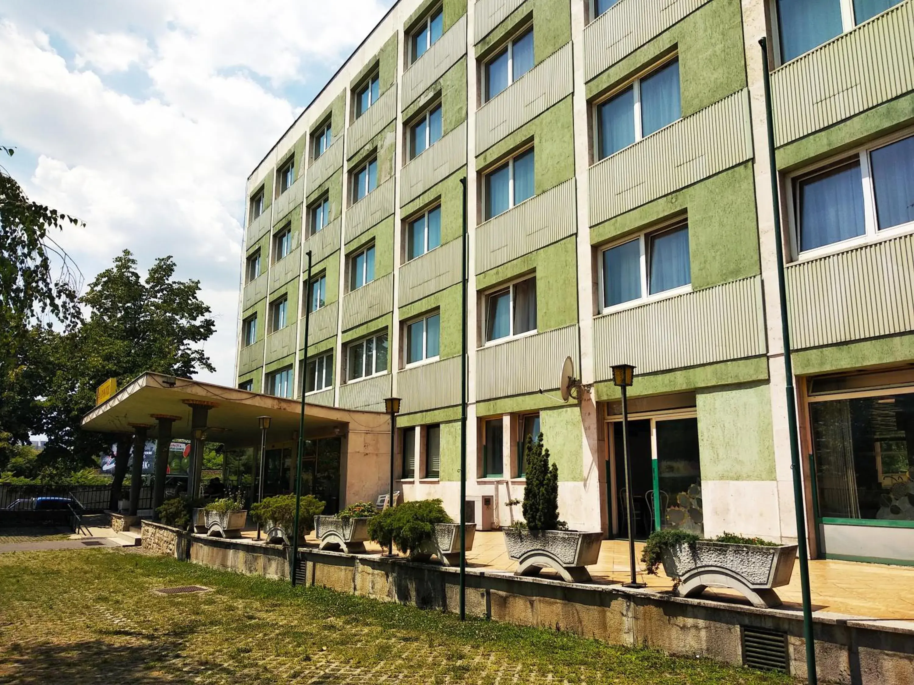 Facade/entrance, Property Building in Hotel Nap