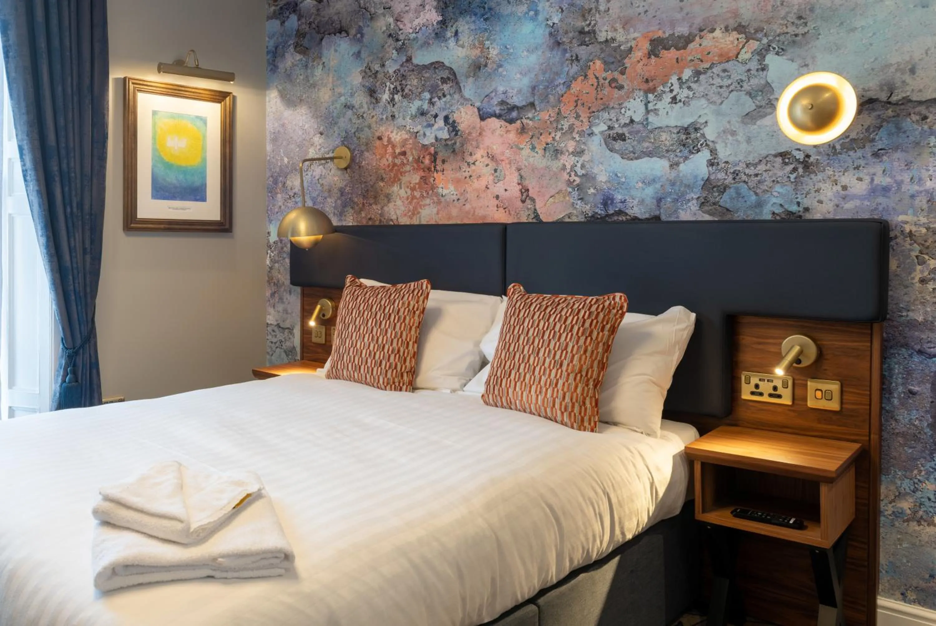 Bed in Keavan's Port Hotel, Dublin