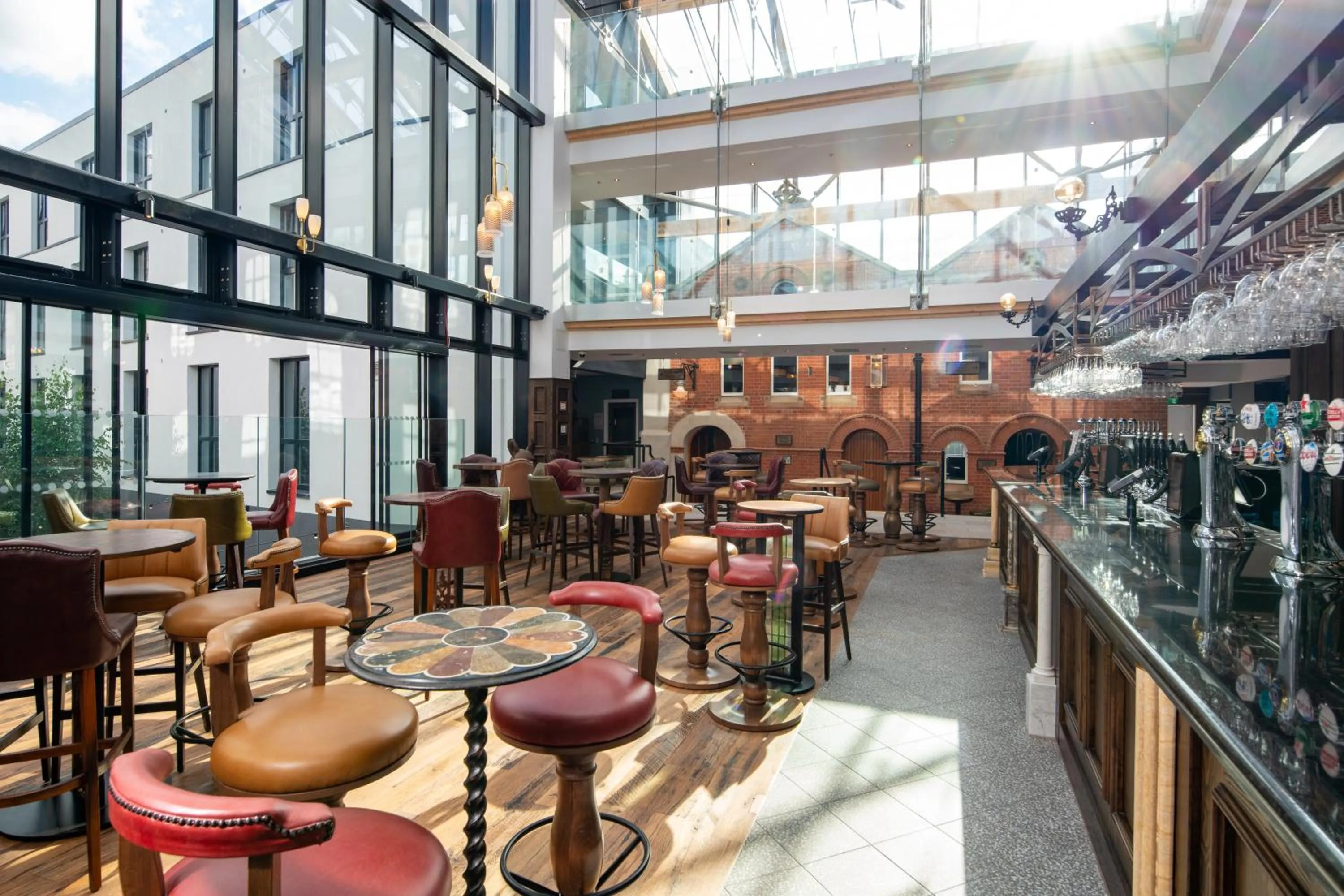 Restaurant/places to eat in Keavan's Port Hotel, Dublin