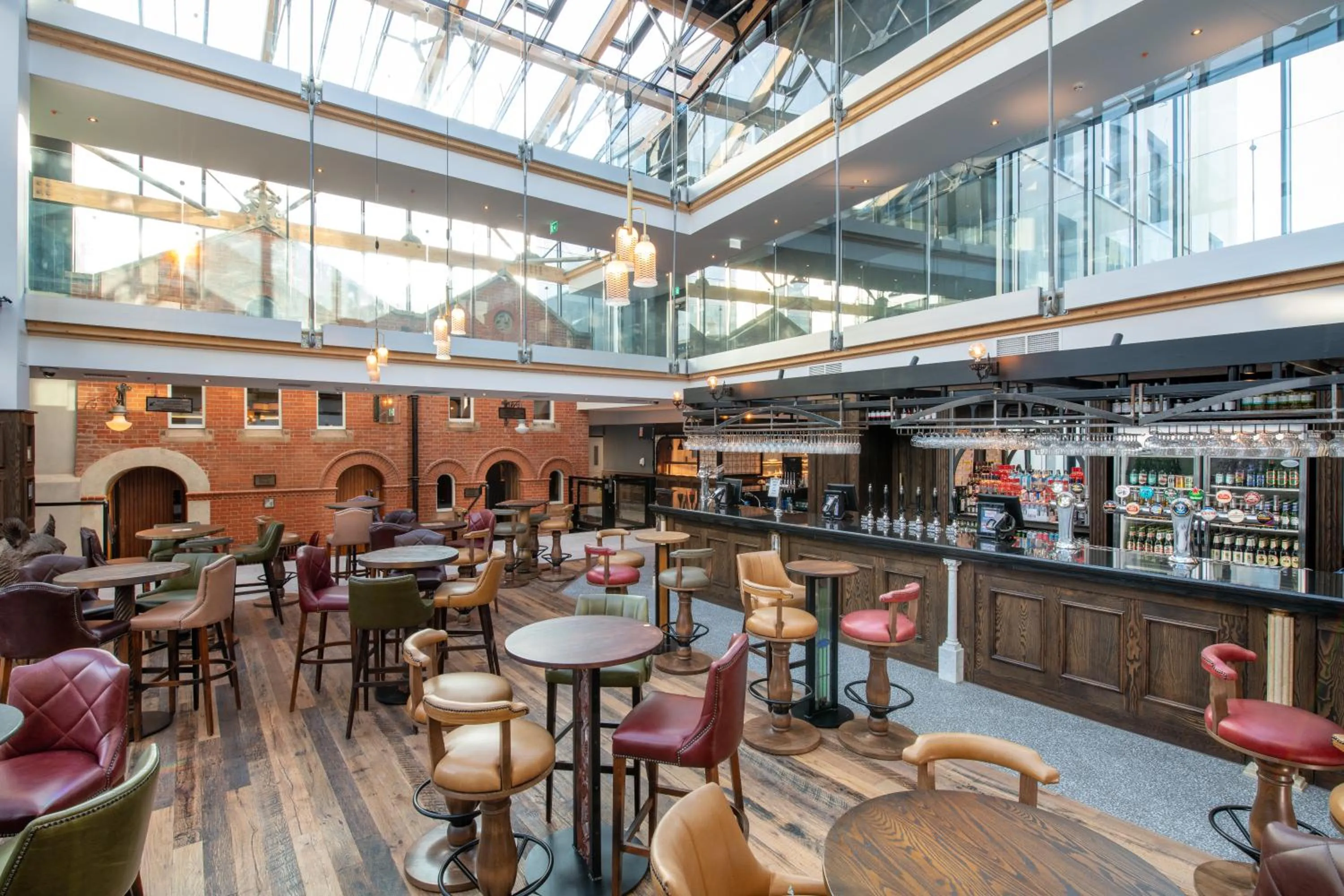 Restaurant/places to eat in Keavan's Port Hotel, Dublin