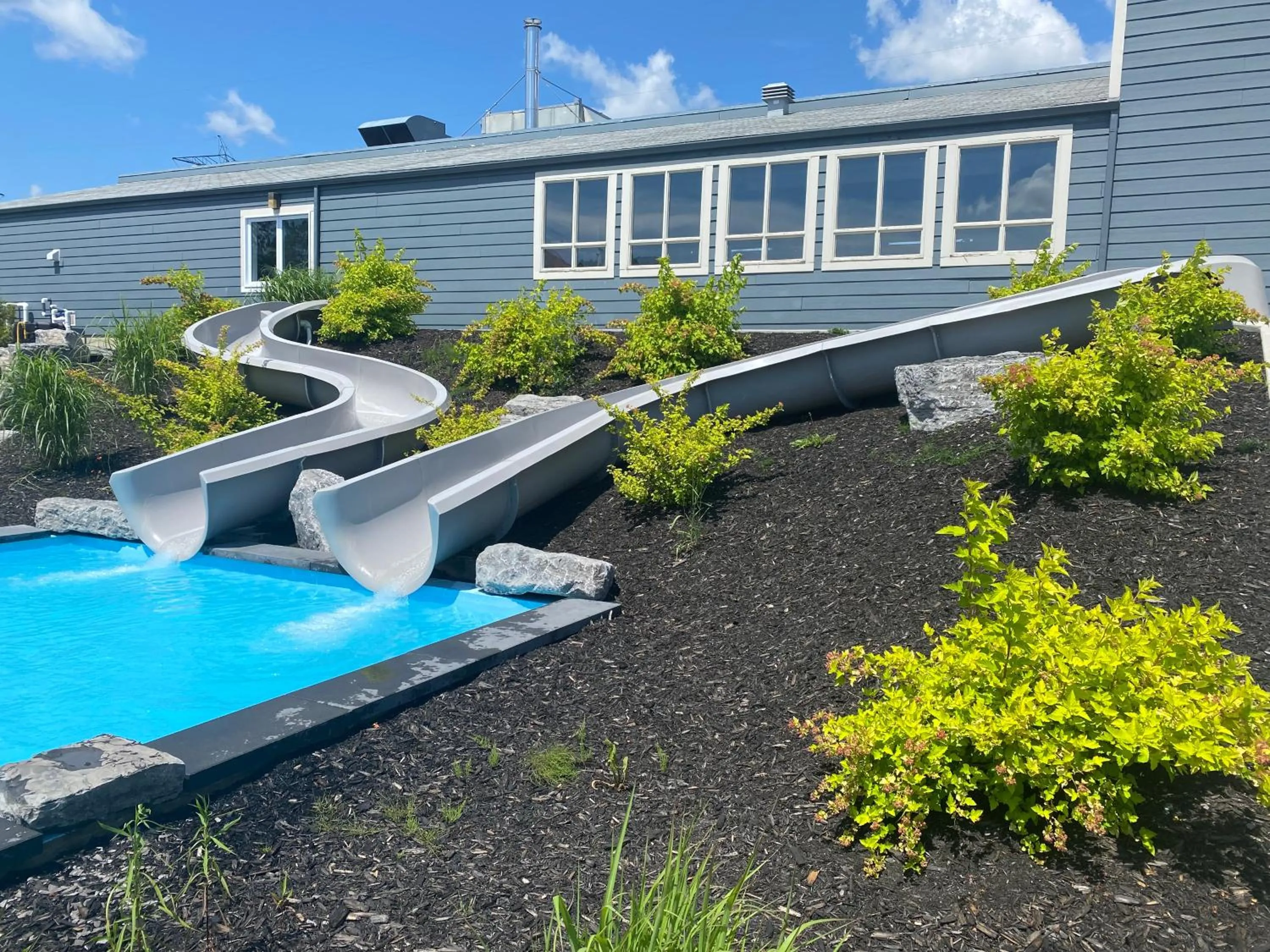 Condo 2 chambres avec parc aquatique!