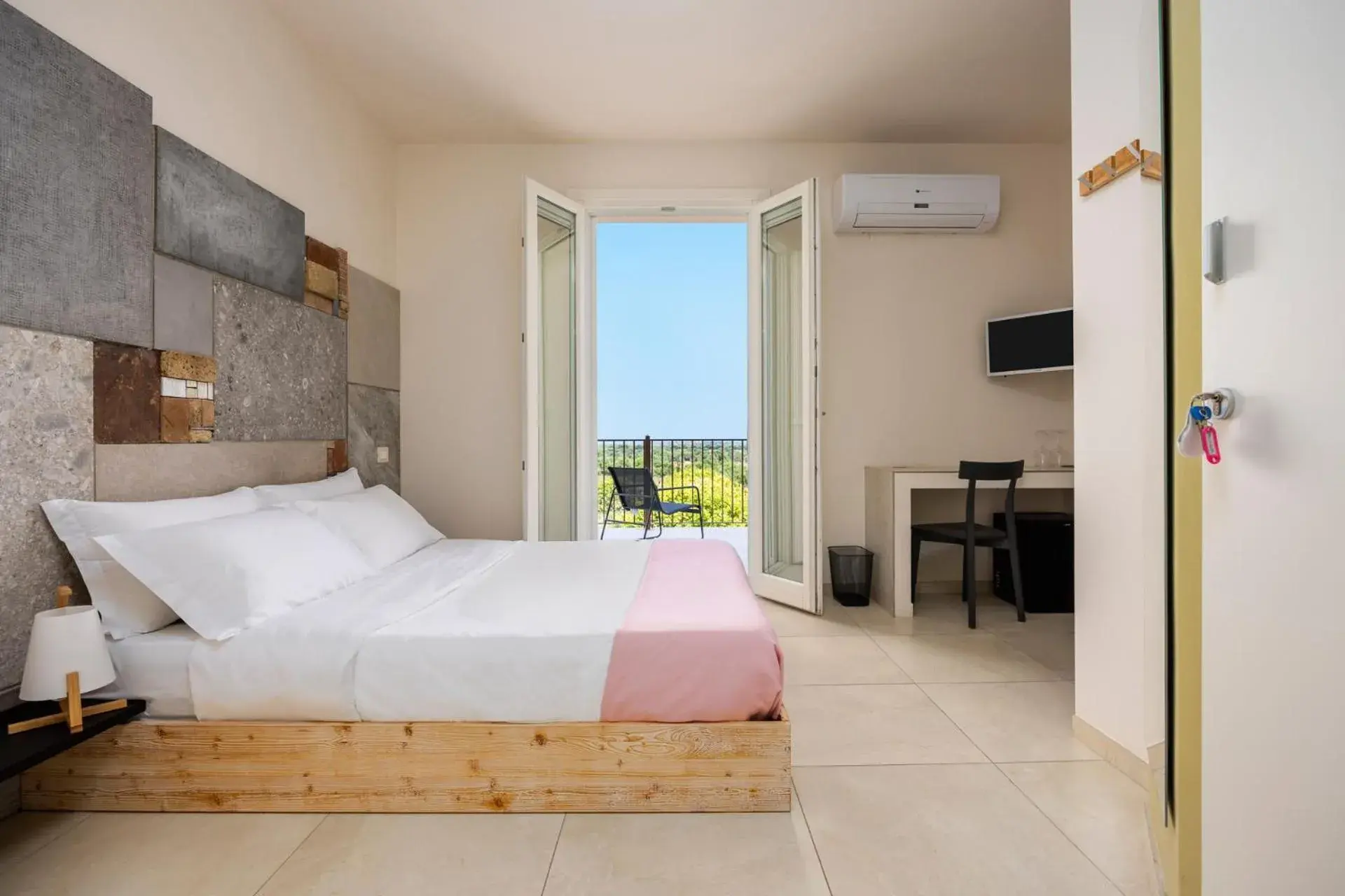 Double Room with Terrace - single occupancy in Fiore di Vendicari B&B - Sicilian Charme, Lemon Grove and Sea Double Room with Terrace - single occupancy in Fiore di Vendicari B&B - Sicilian Charme, Lemon Grove and Sea
