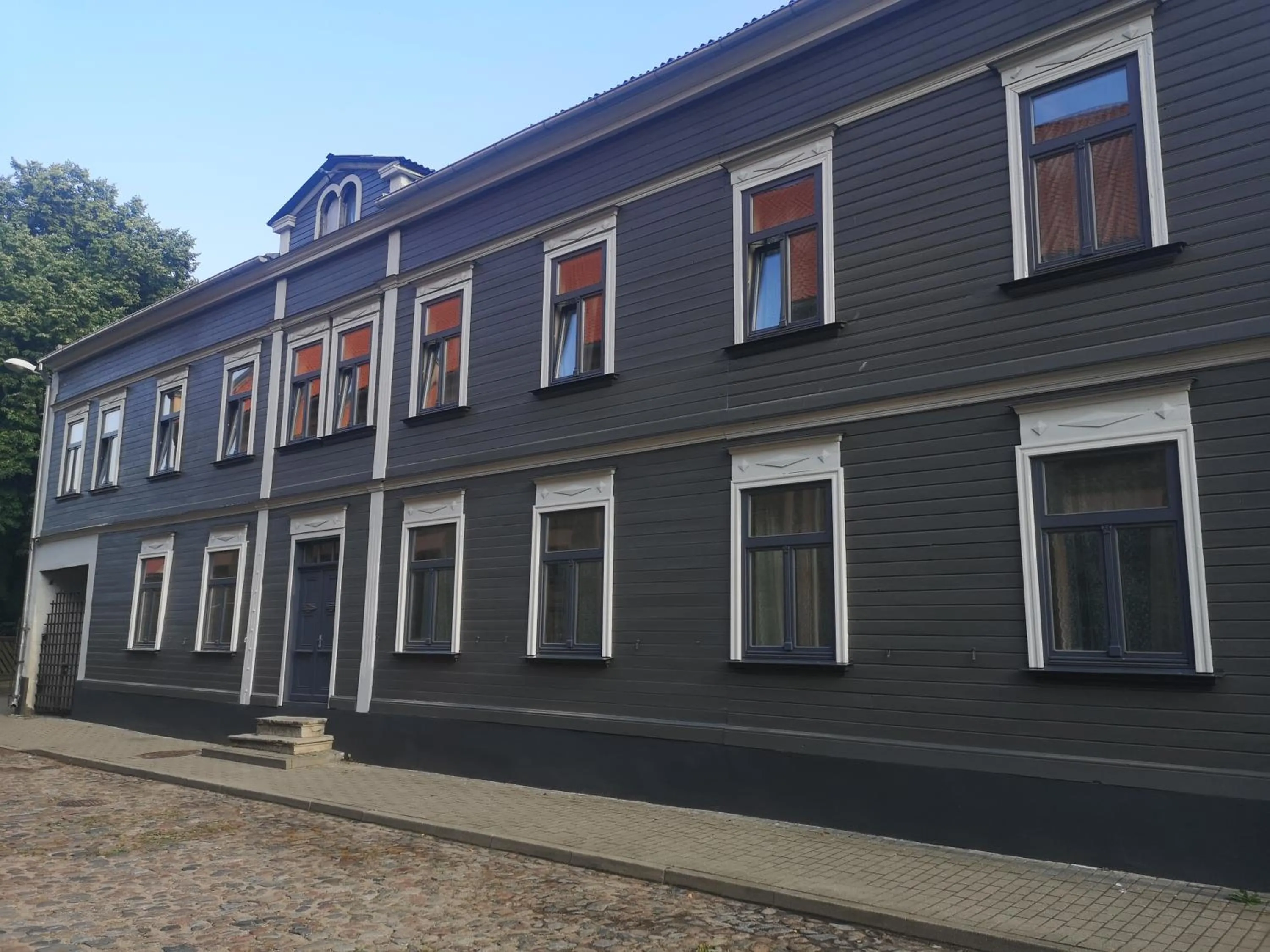 VILLA KURLAND