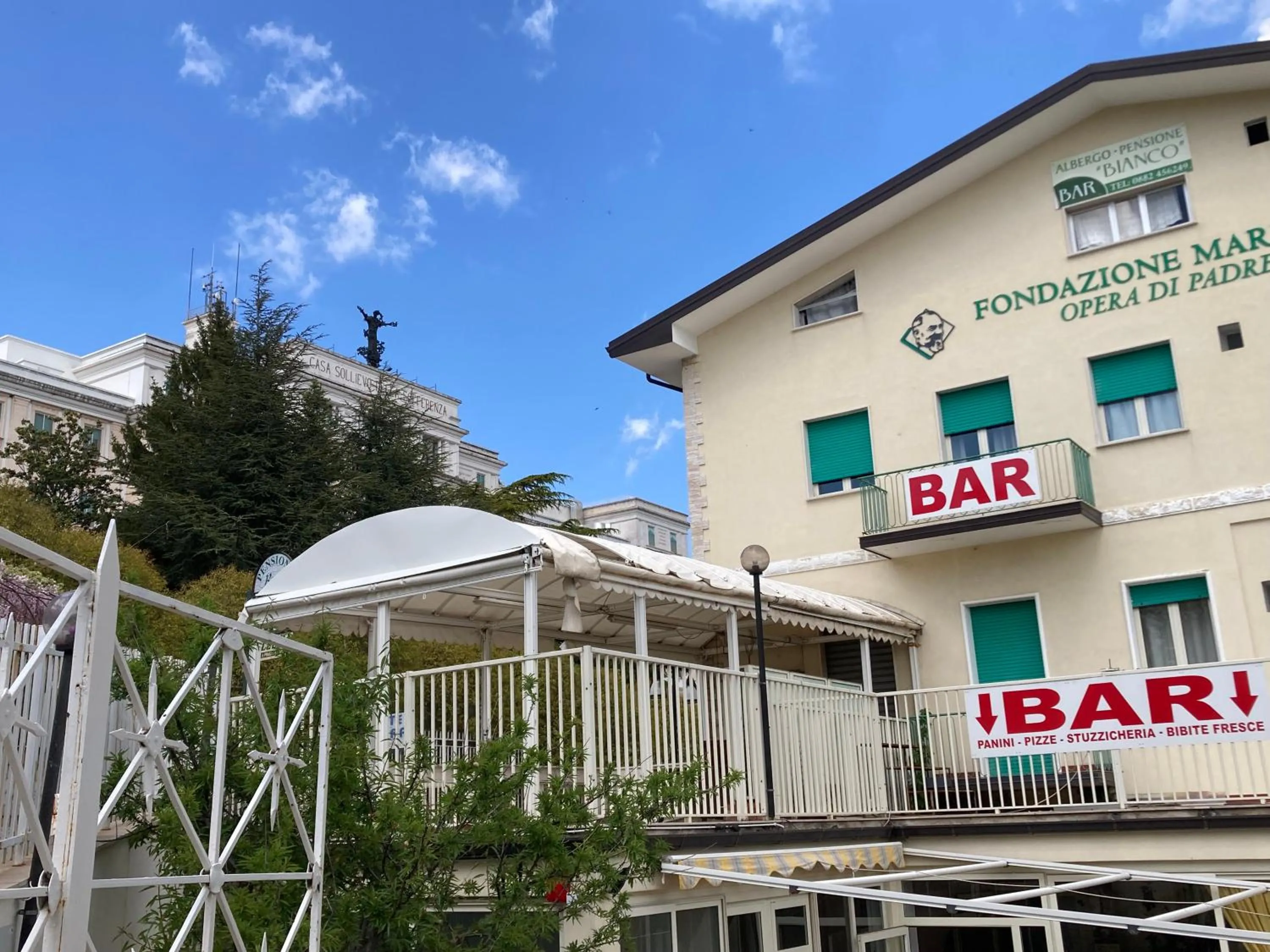 Property building in Albergo pensione Bianco