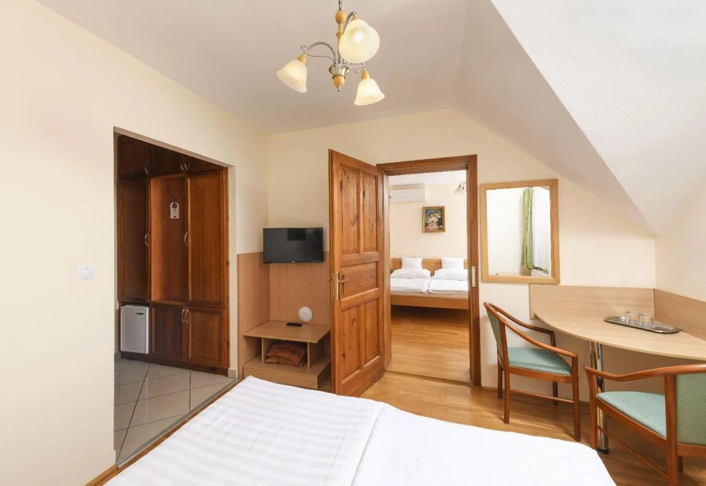 Property building, Bed in Ametiszt Hotel Harkány