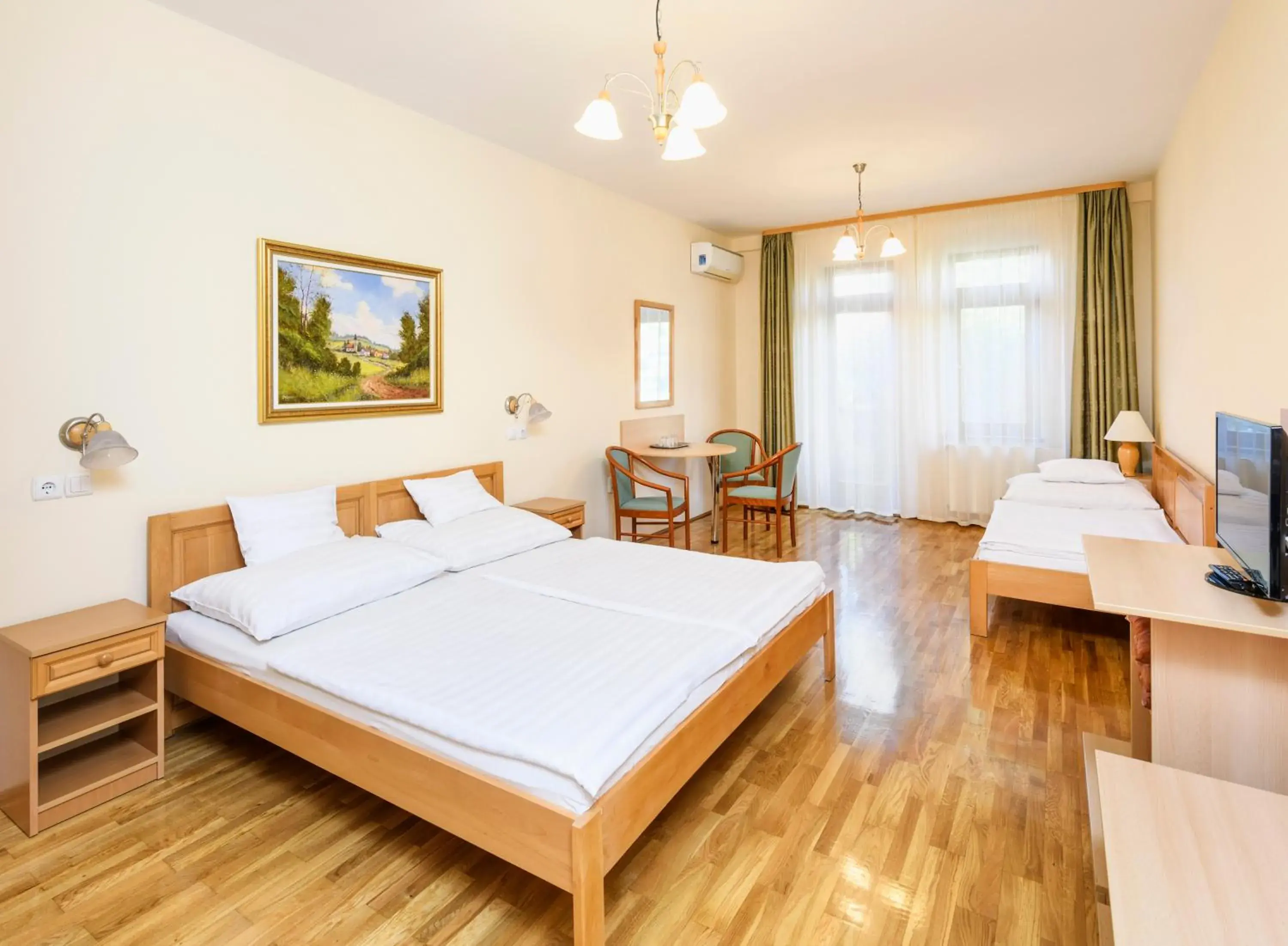 Triple Room in Ametiszt Hotel Harkány Triple Room in Ametiszt Hotel Harkány