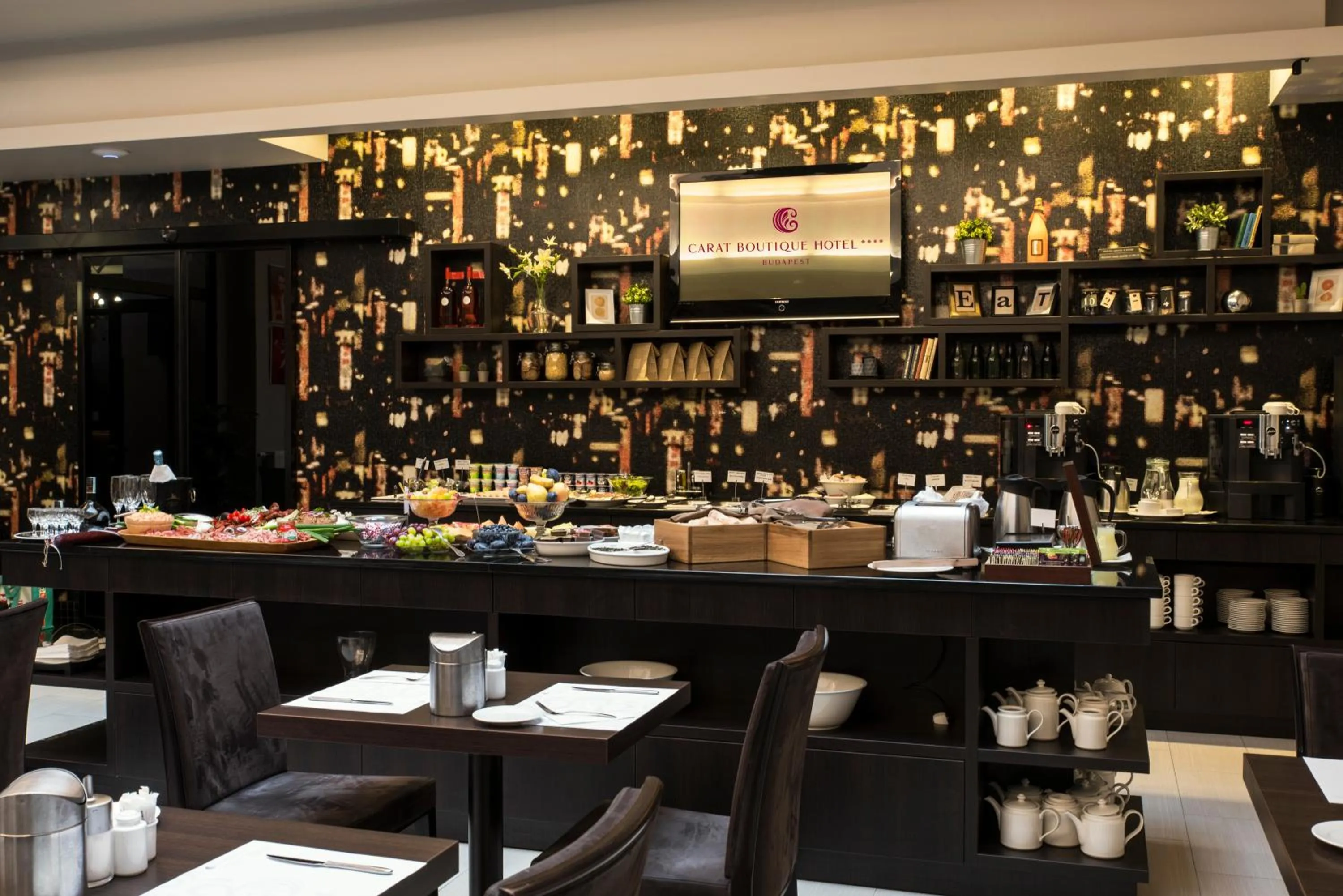 Restaurant/places to eat in Carat Boutique Hotel