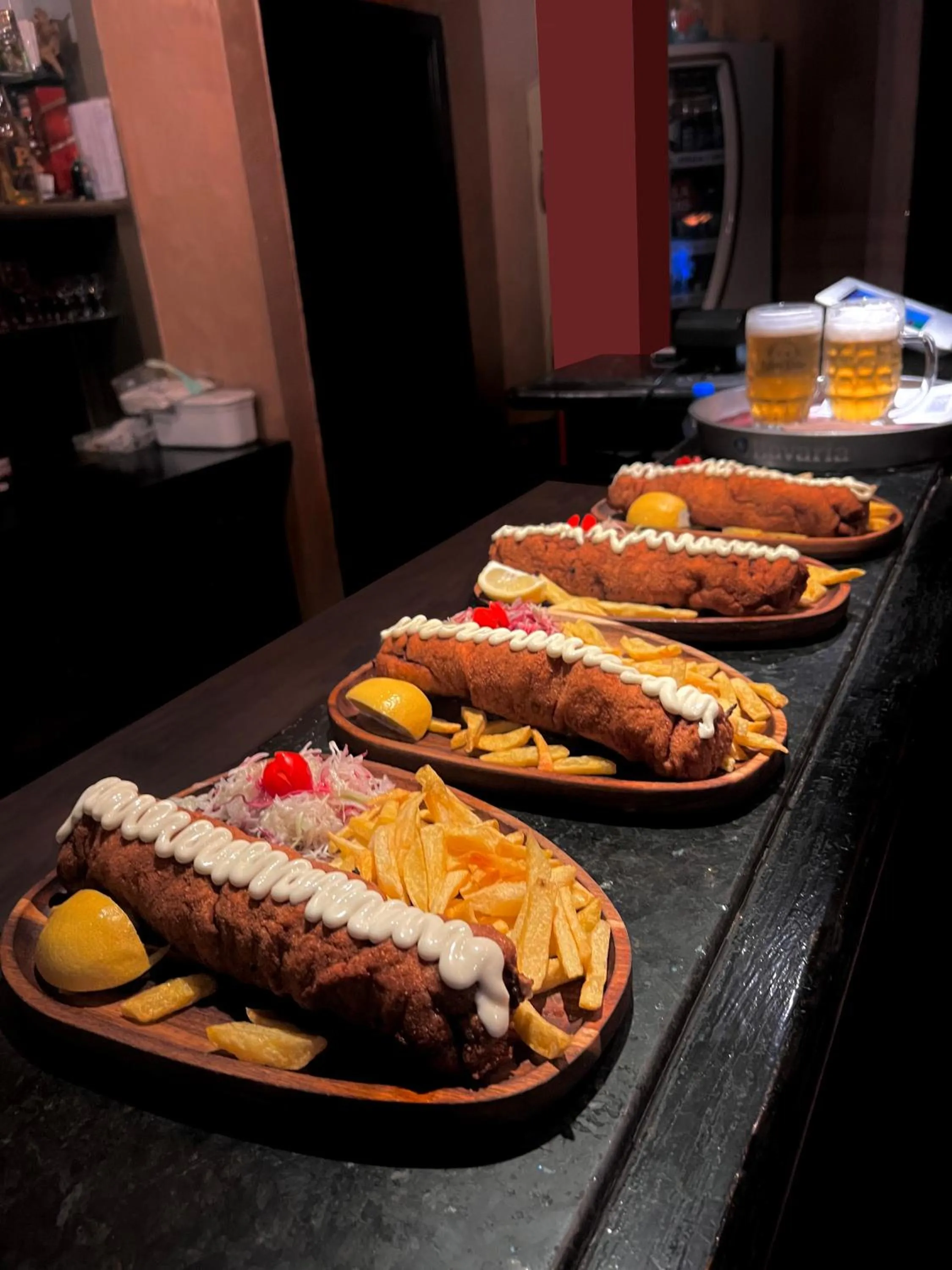 Restaurant/places to eat in Hotel Royal