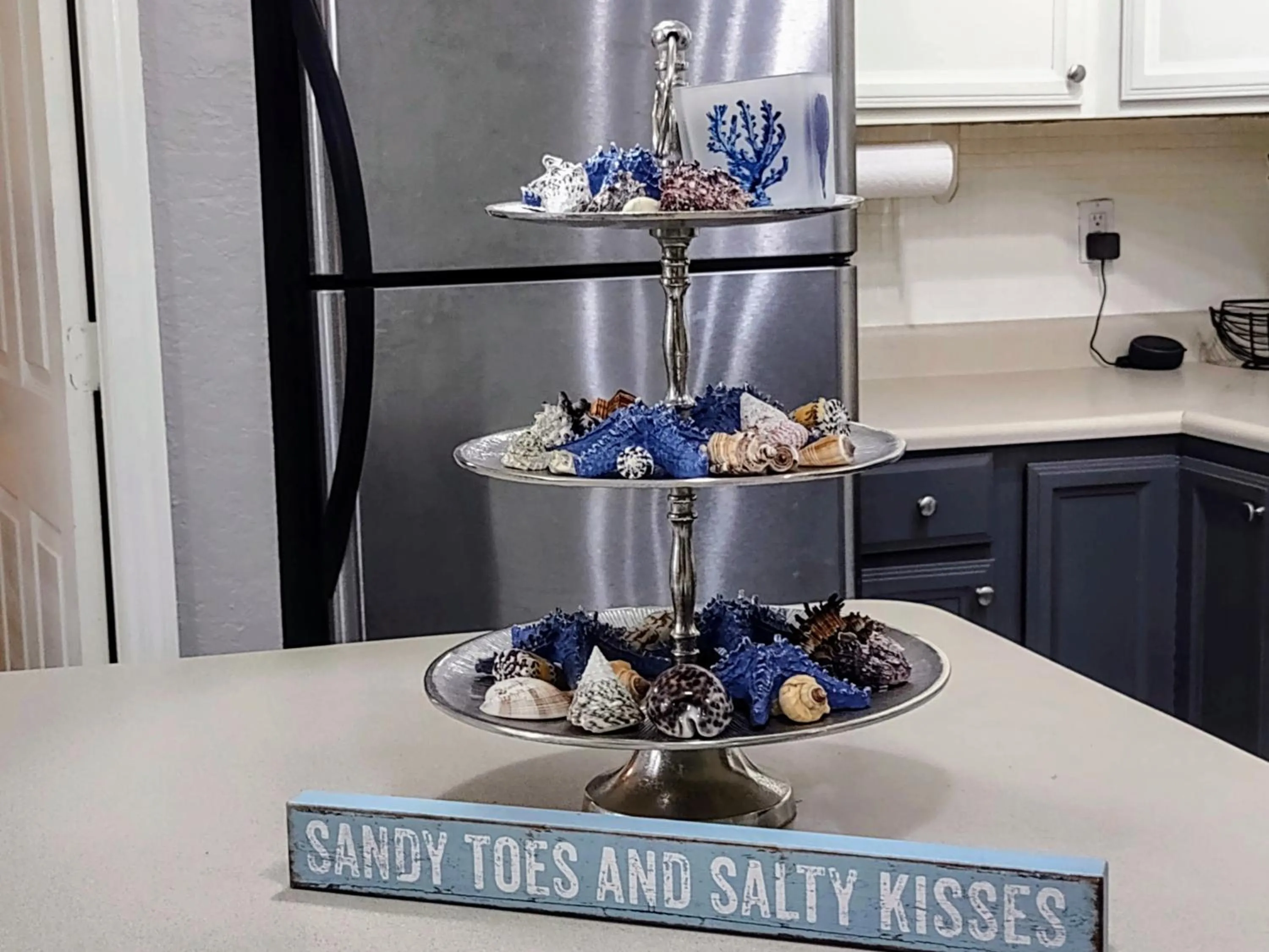 Kitchen or kitchenette in Sunshine Acre 2B 2B King Master Suite, BIG Yard