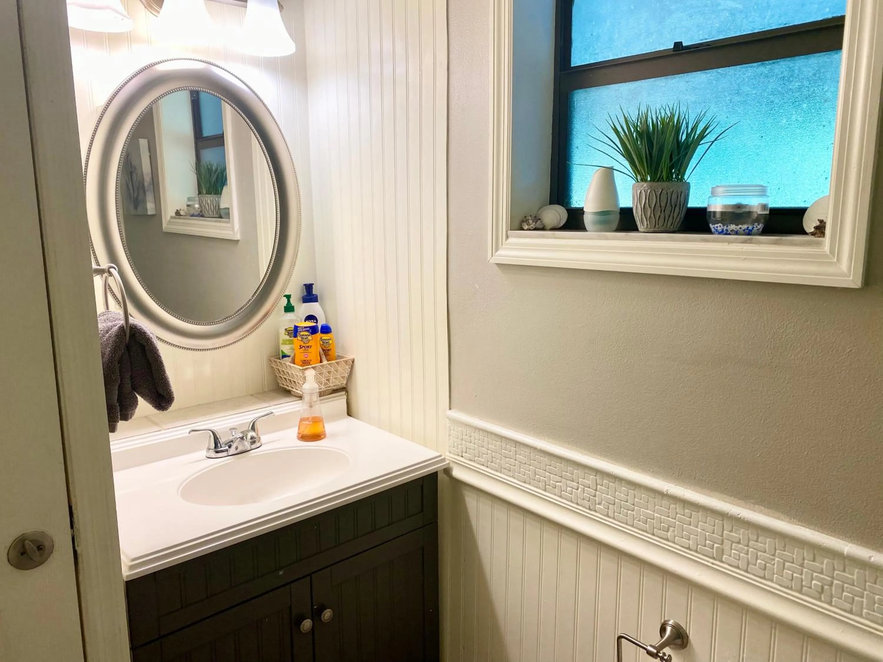 Bathroom in Sunshine Acre 2B 2B King Master Suite, BIG Yard