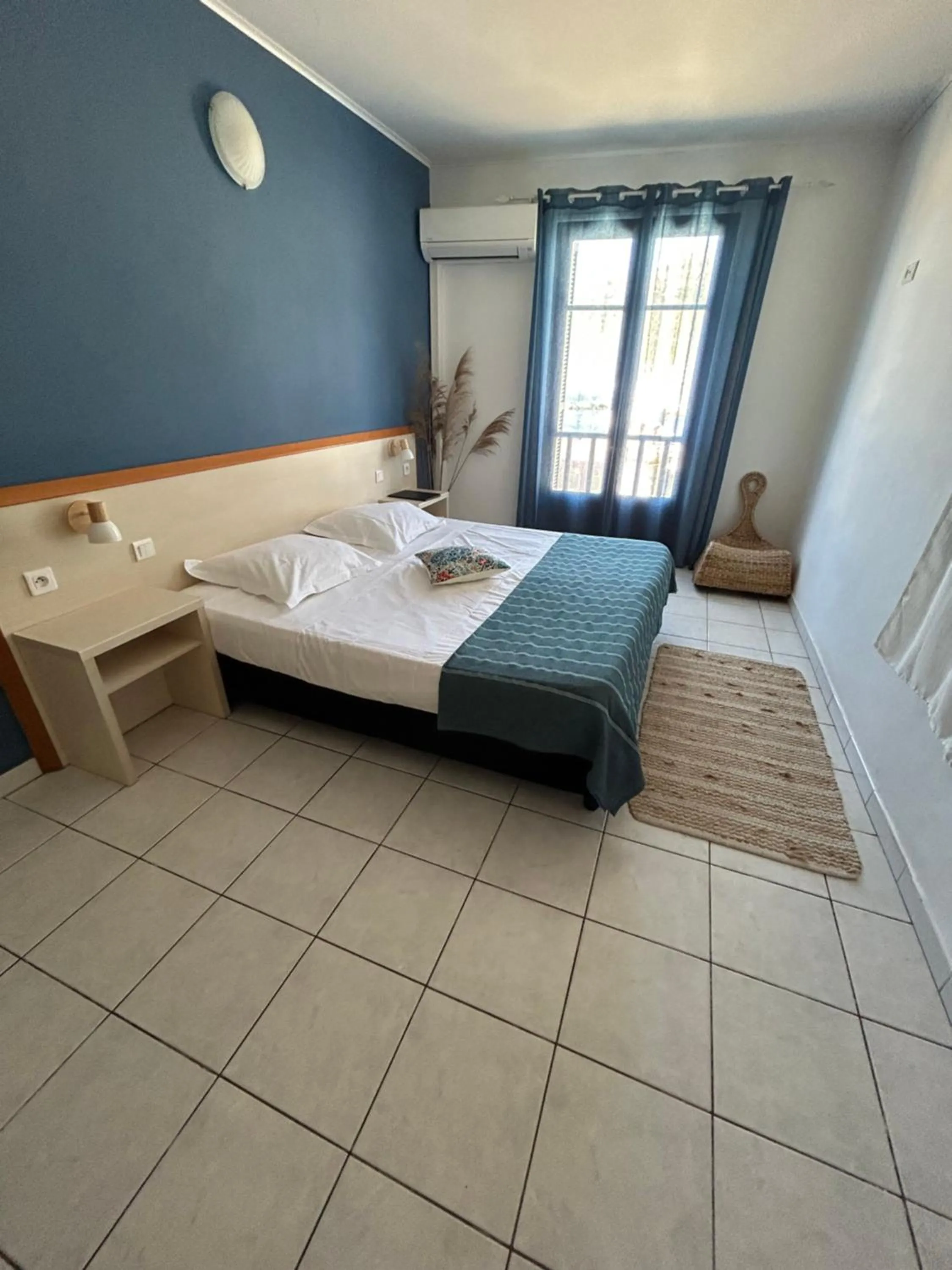 Double Room with Sea View in Hôtel de la jetée