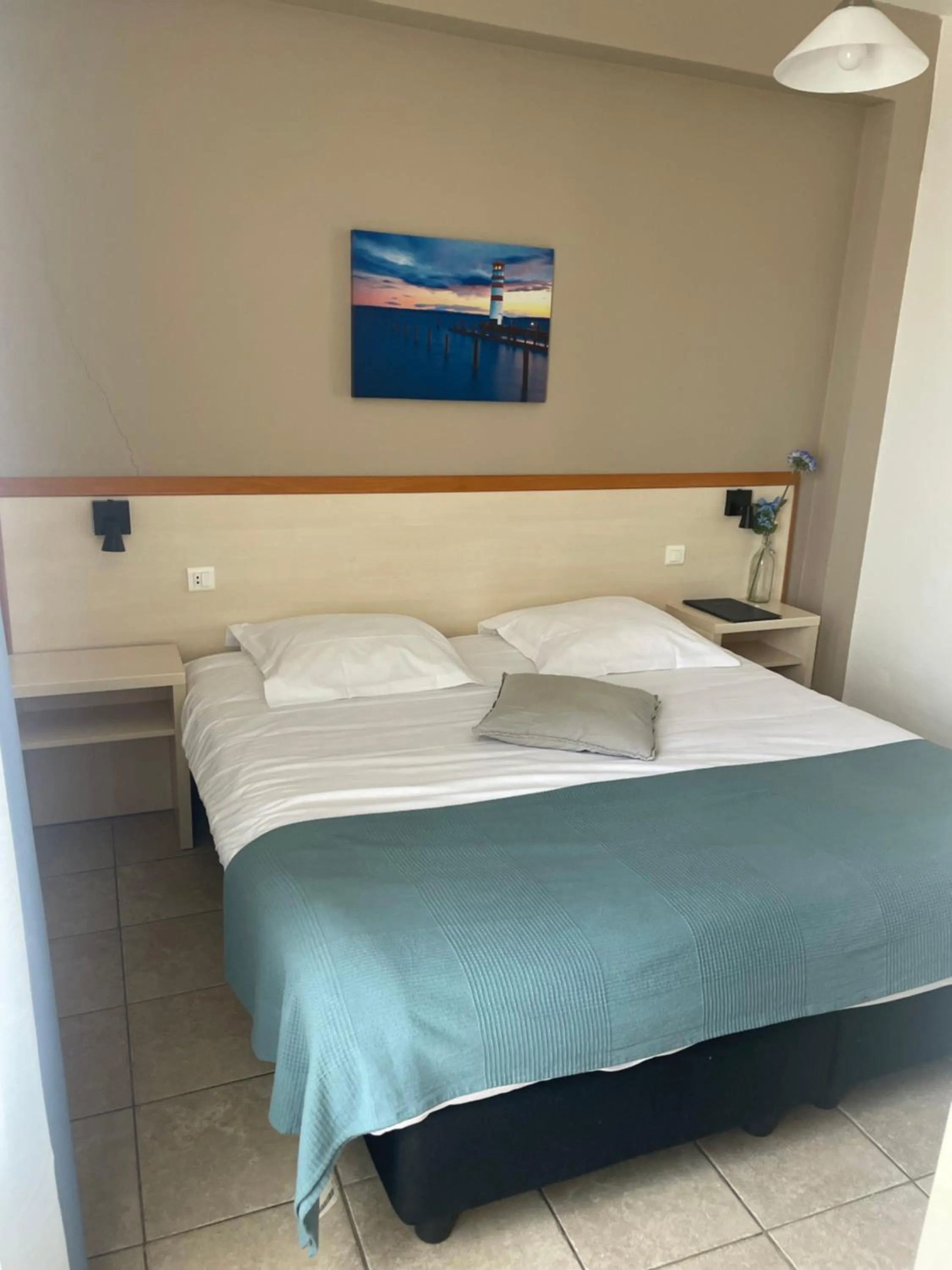 Deluxe Double Room with Balcony and Sea View in Hôtel de la jetée