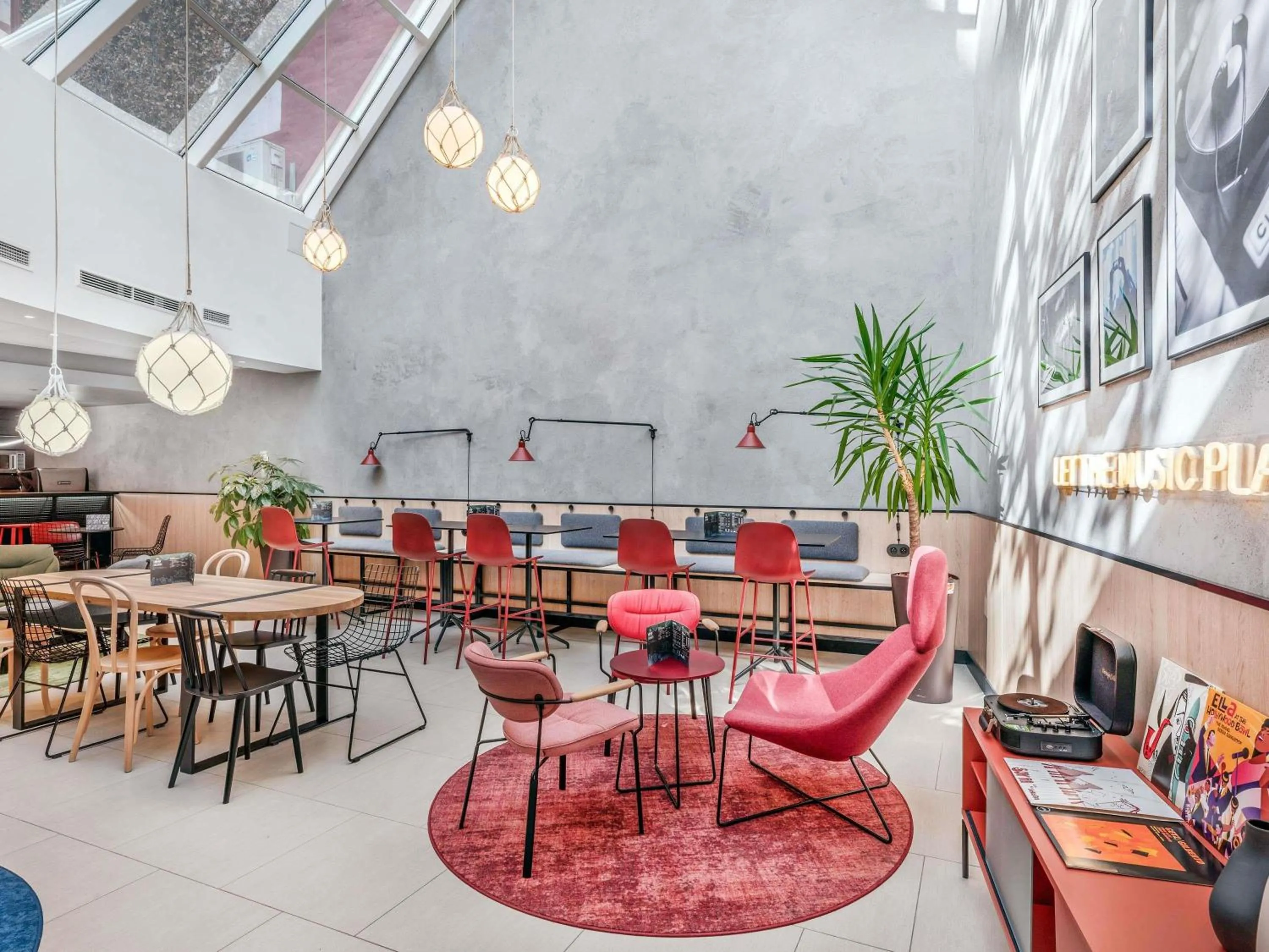 Lounge or bar in Ibis Budapest Centrum