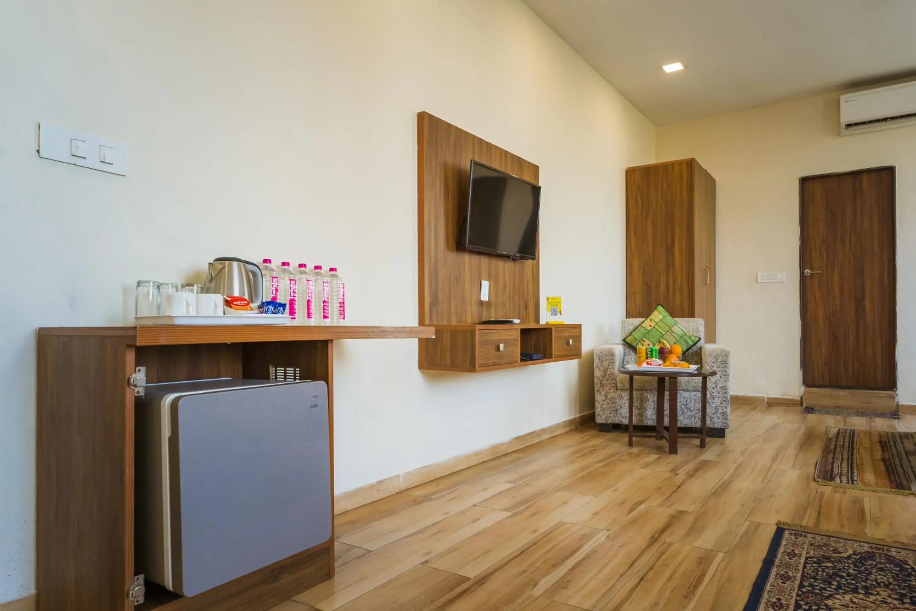 TV and multimedia in Tripli Hotels Le Shelton