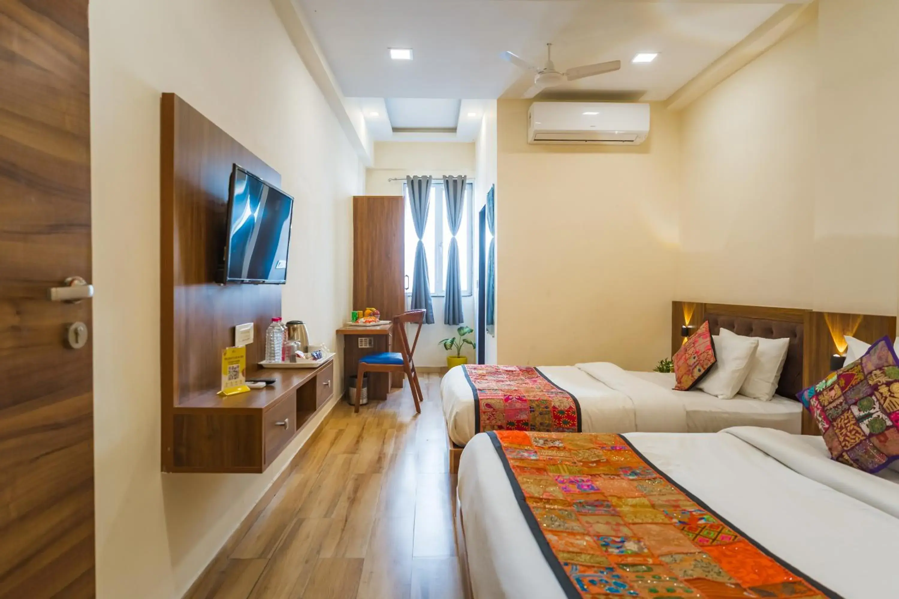 Photo of the whole room, Bed in Tripli Hotels Le Shelton Photo of the whole room, Bed in Tripli Hotels Le Shelton