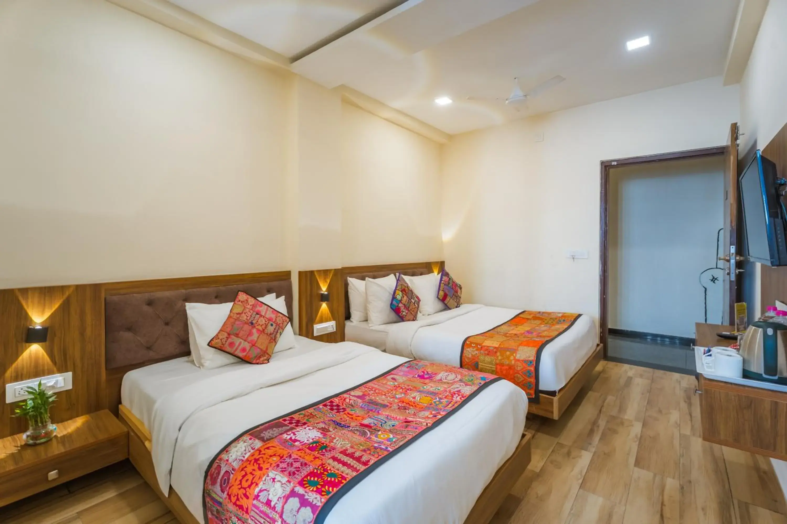 Photo of the whole room, Bed in Tripli Hotels Le Shelton Photo of the whole room, Bed in Tripli Hotels Le Shelton