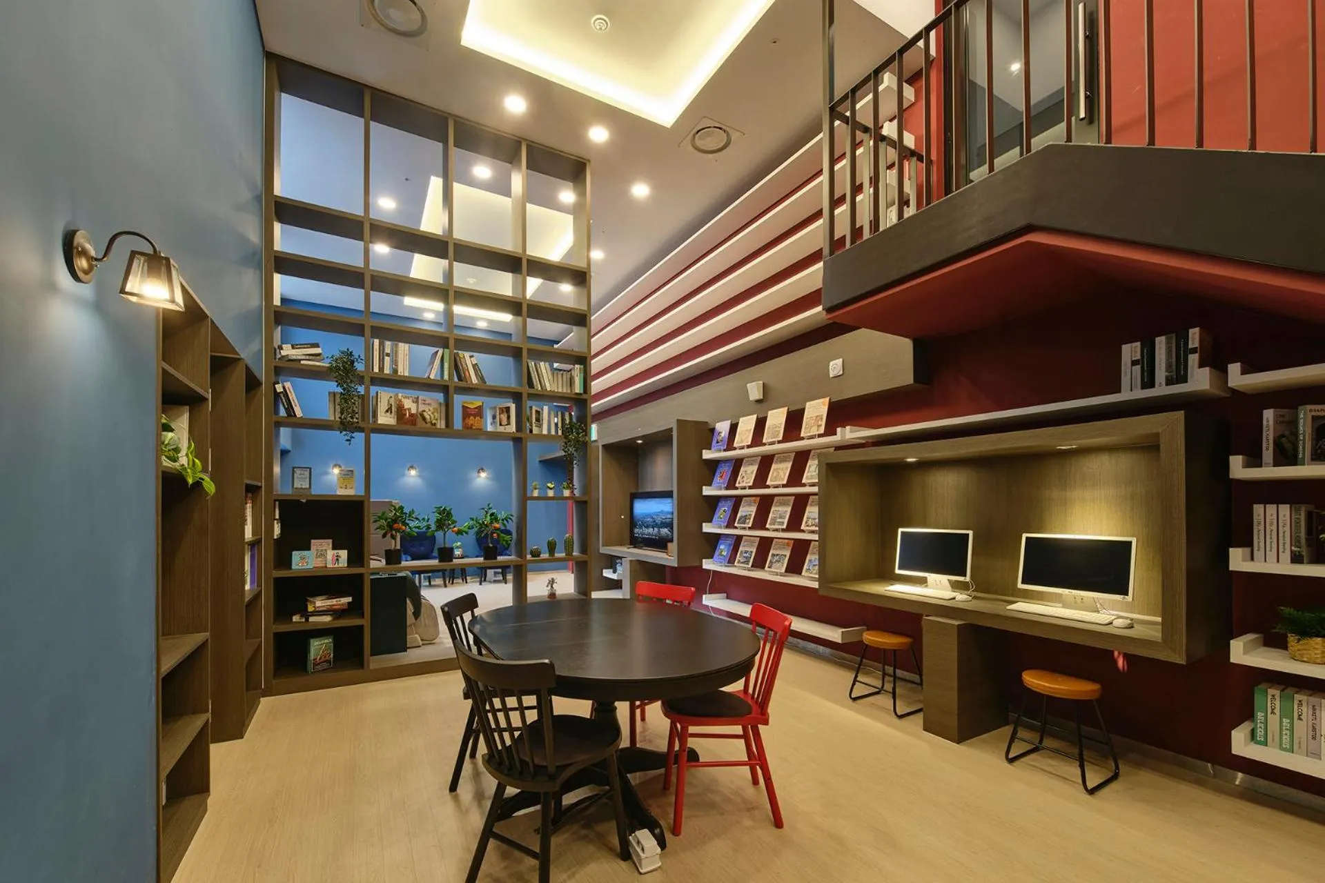 Communal lounge/ TV room in Jeju Grace Hotel