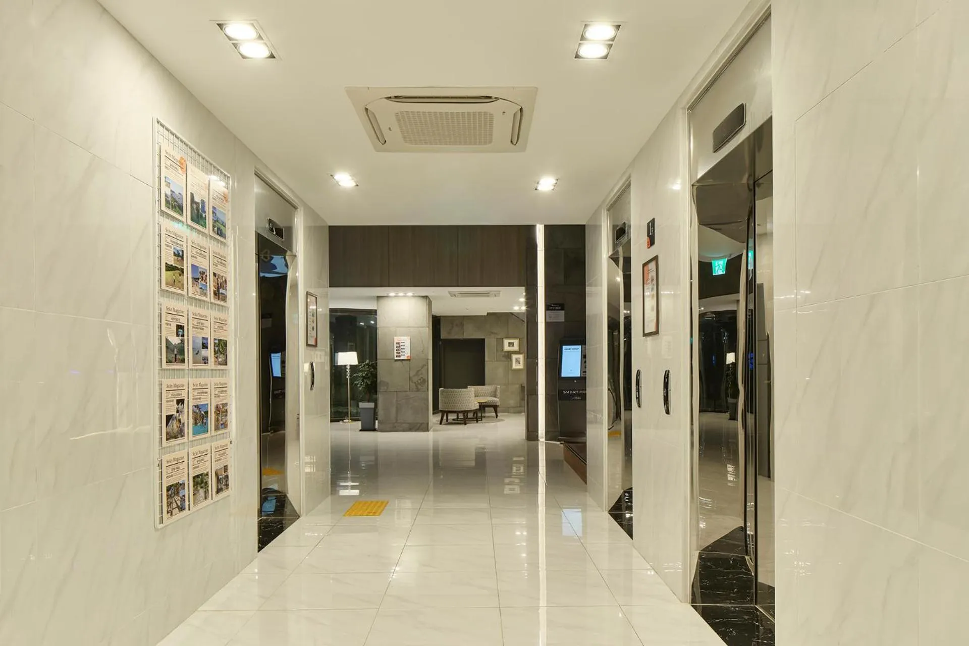 Lobby or reception in Jeju Grace Hotel